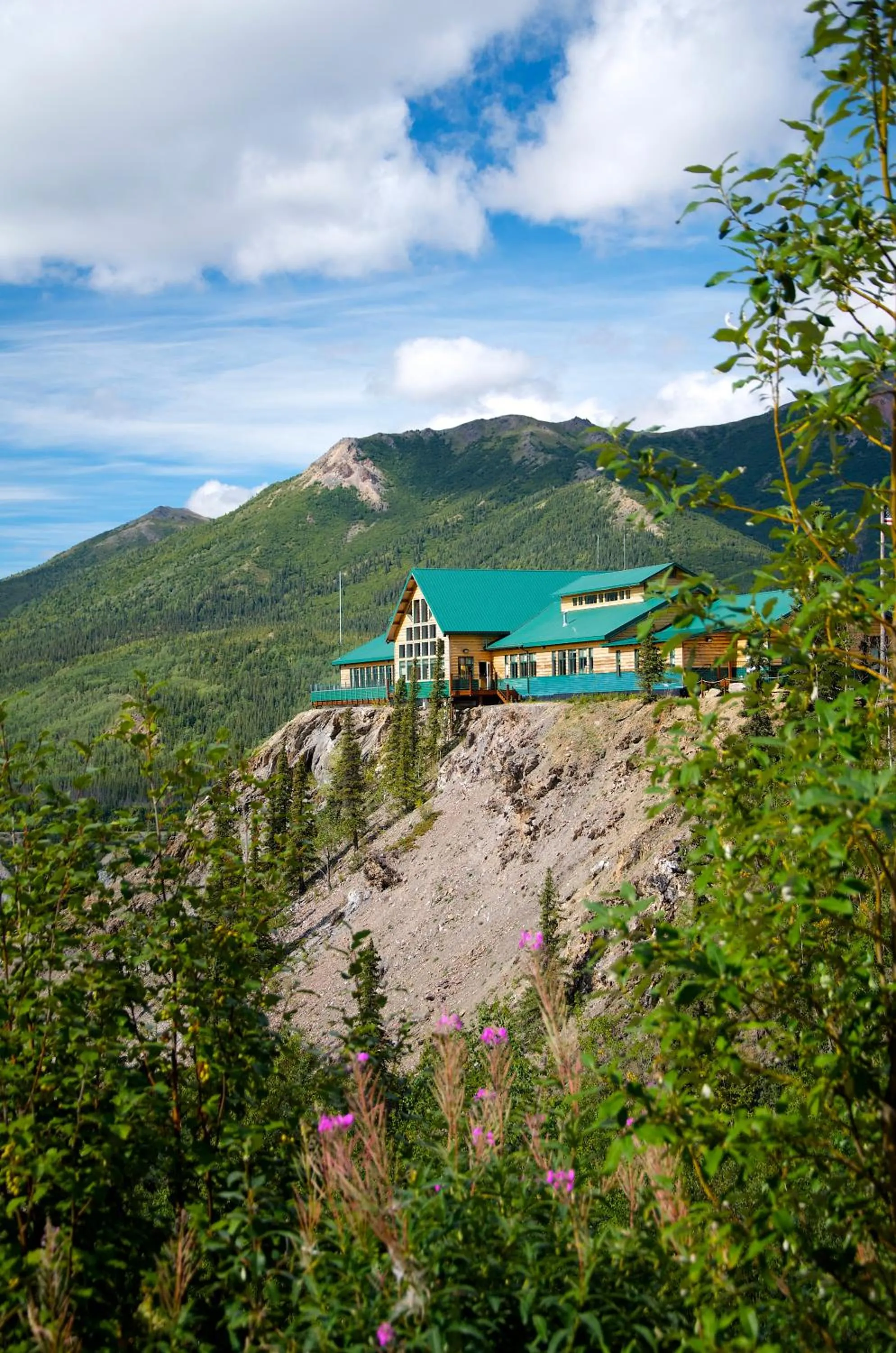 Facade/entrance in Grande Denali Lodge