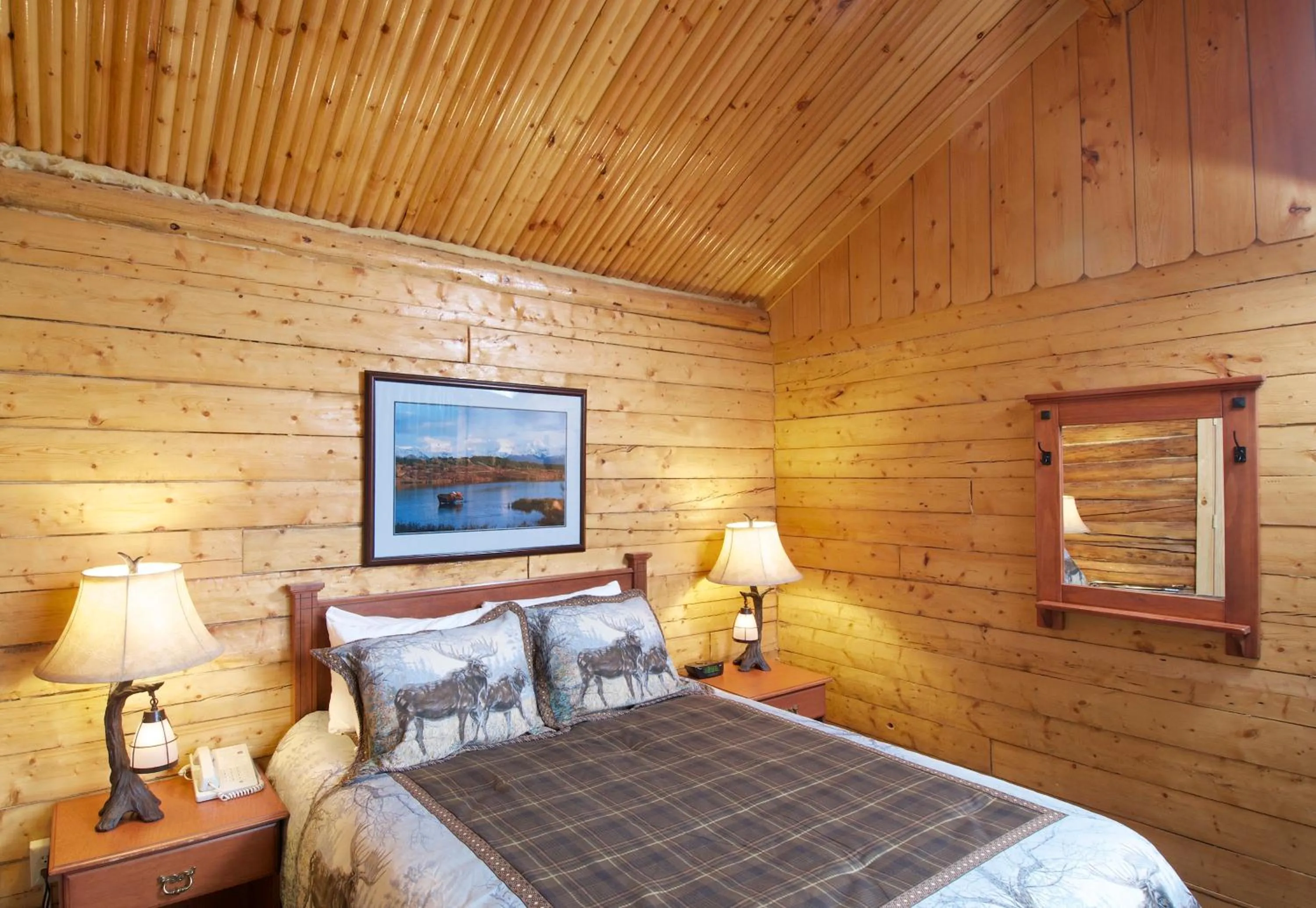 Bed in Grande Denali Lodge