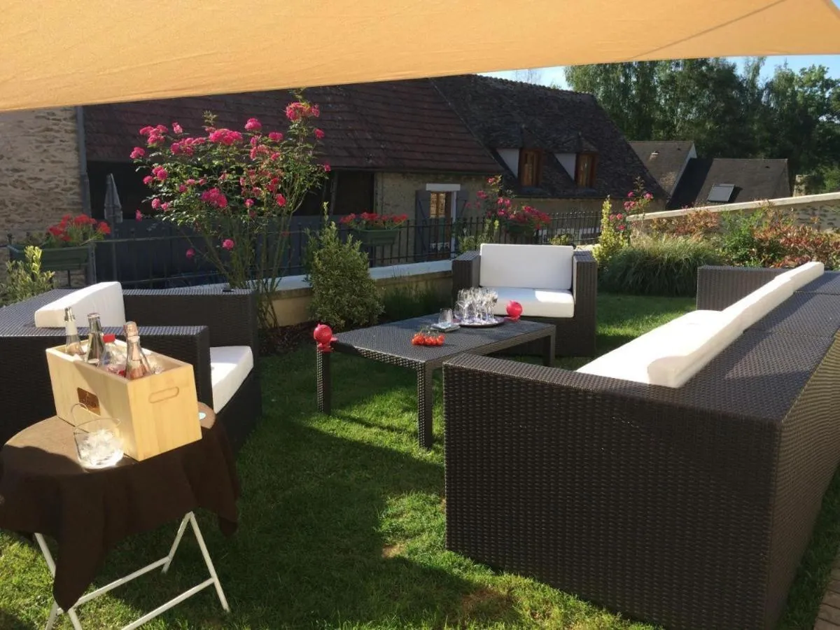 Patio in Auberge du Chasseur