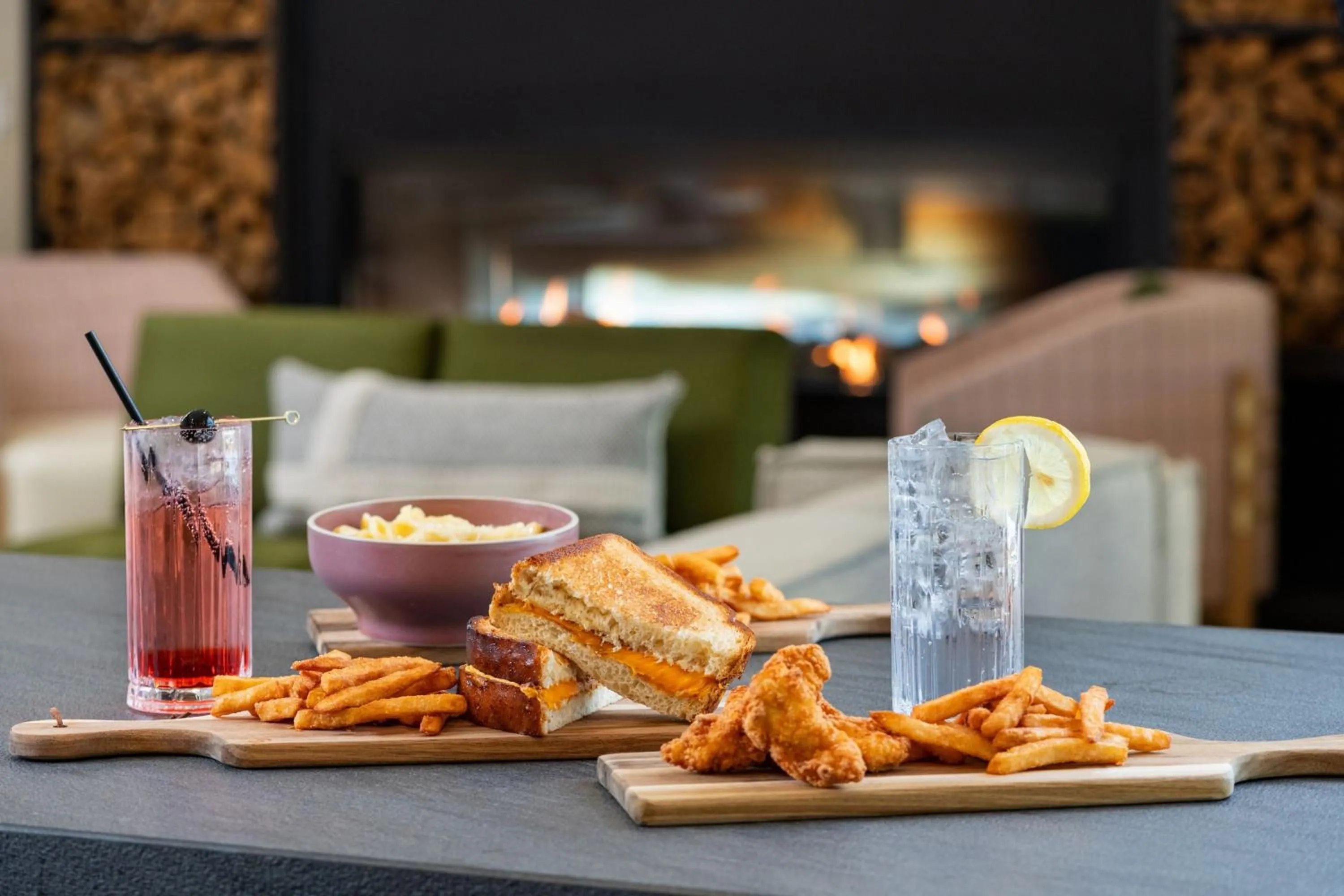 Restaurant/places to eat in The Inelle, Oakhurst Yosemite, a Tribute Portfolio Hotel