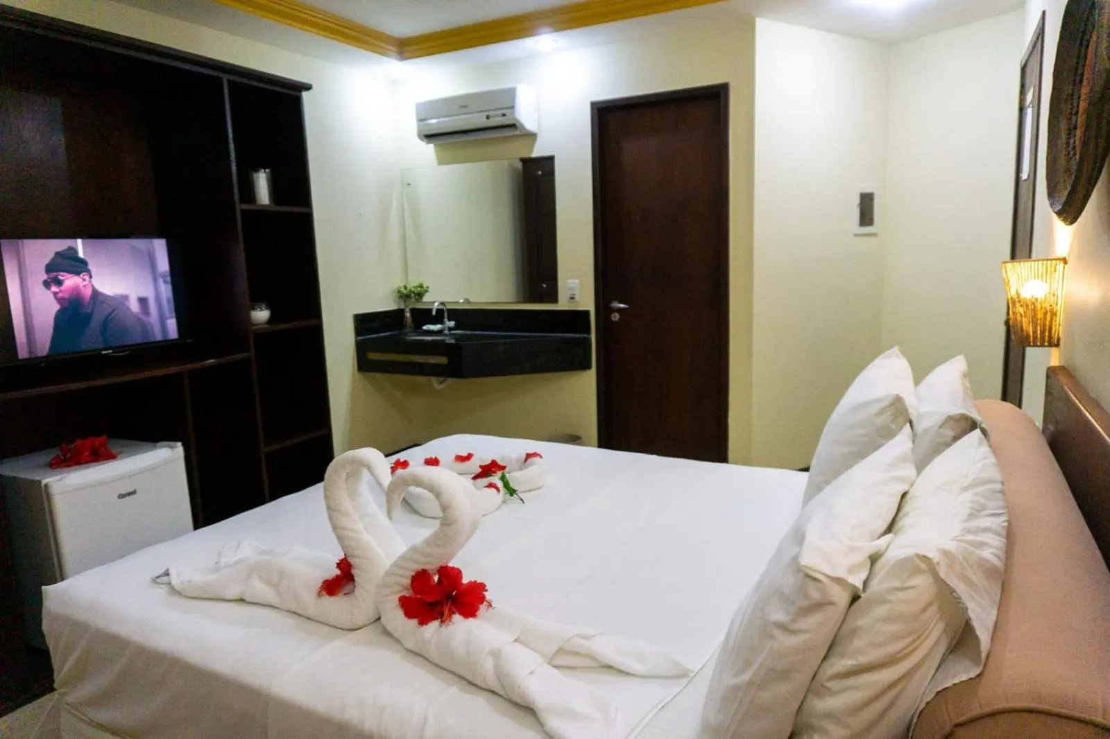 Photo of the whole room, Bed in Pousada Pérola do Porto