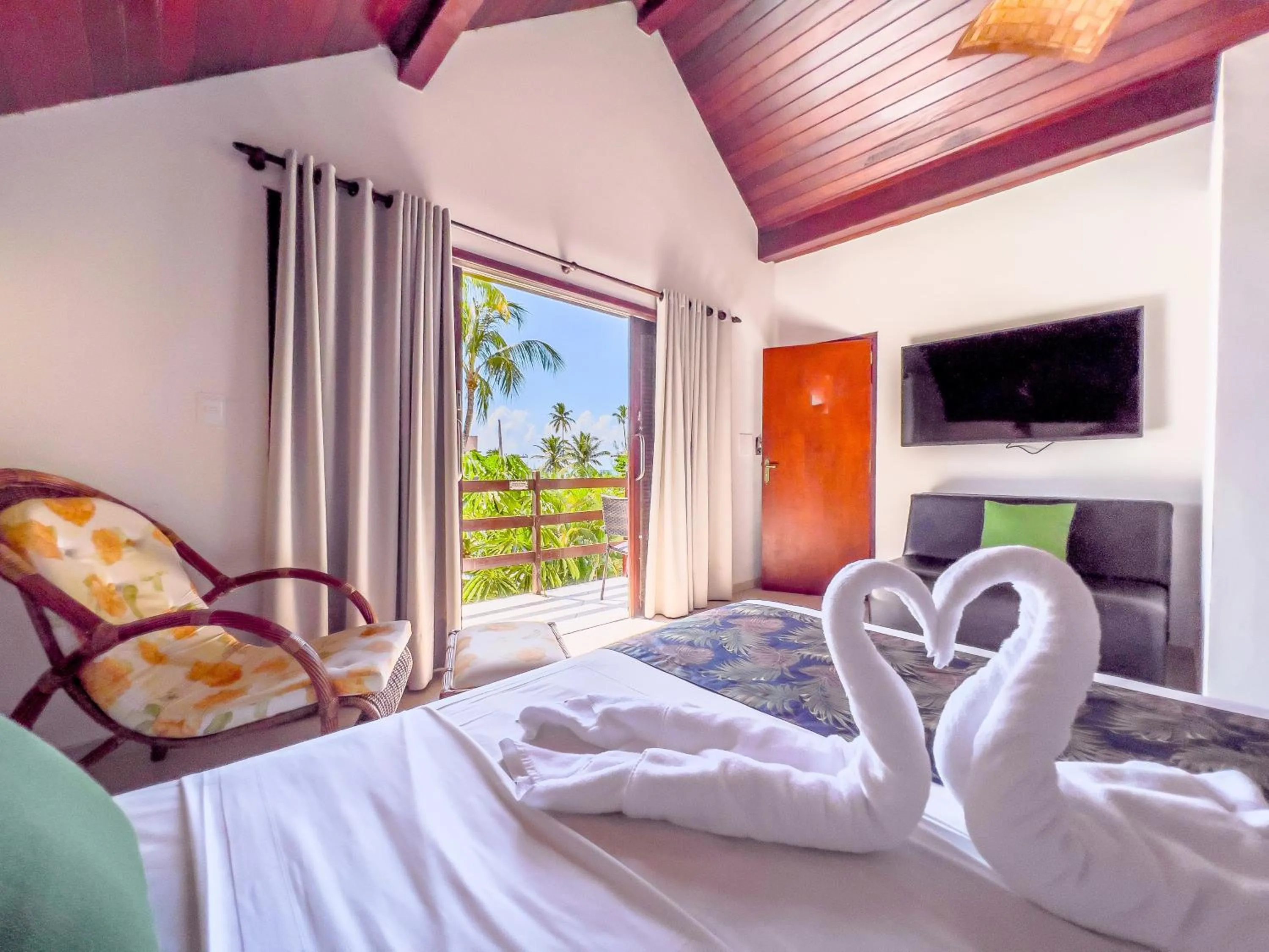 Photo of the whole room, Bed in Pousada Pérola do Porto