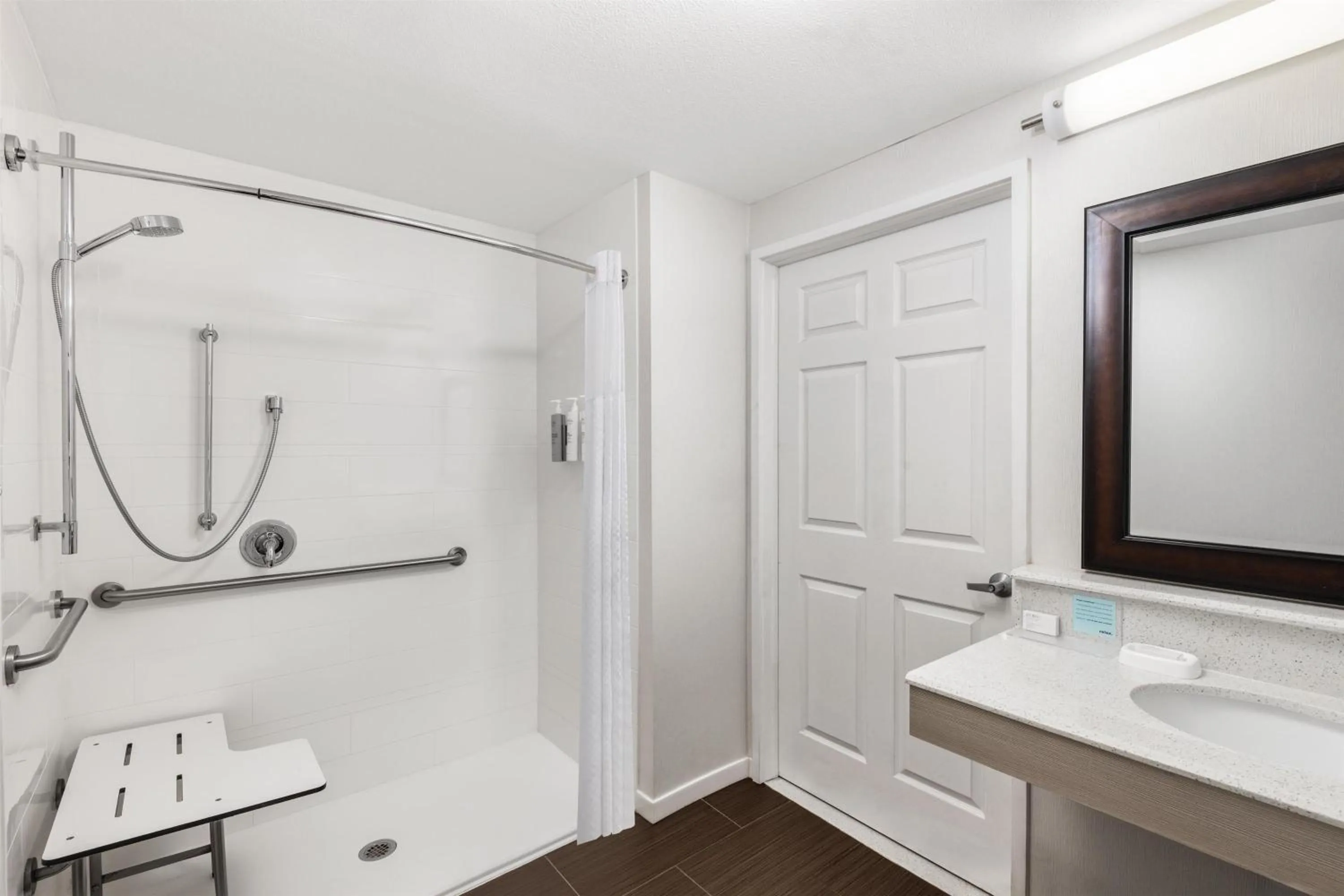 Bathroom in Hampton Inn Portland East