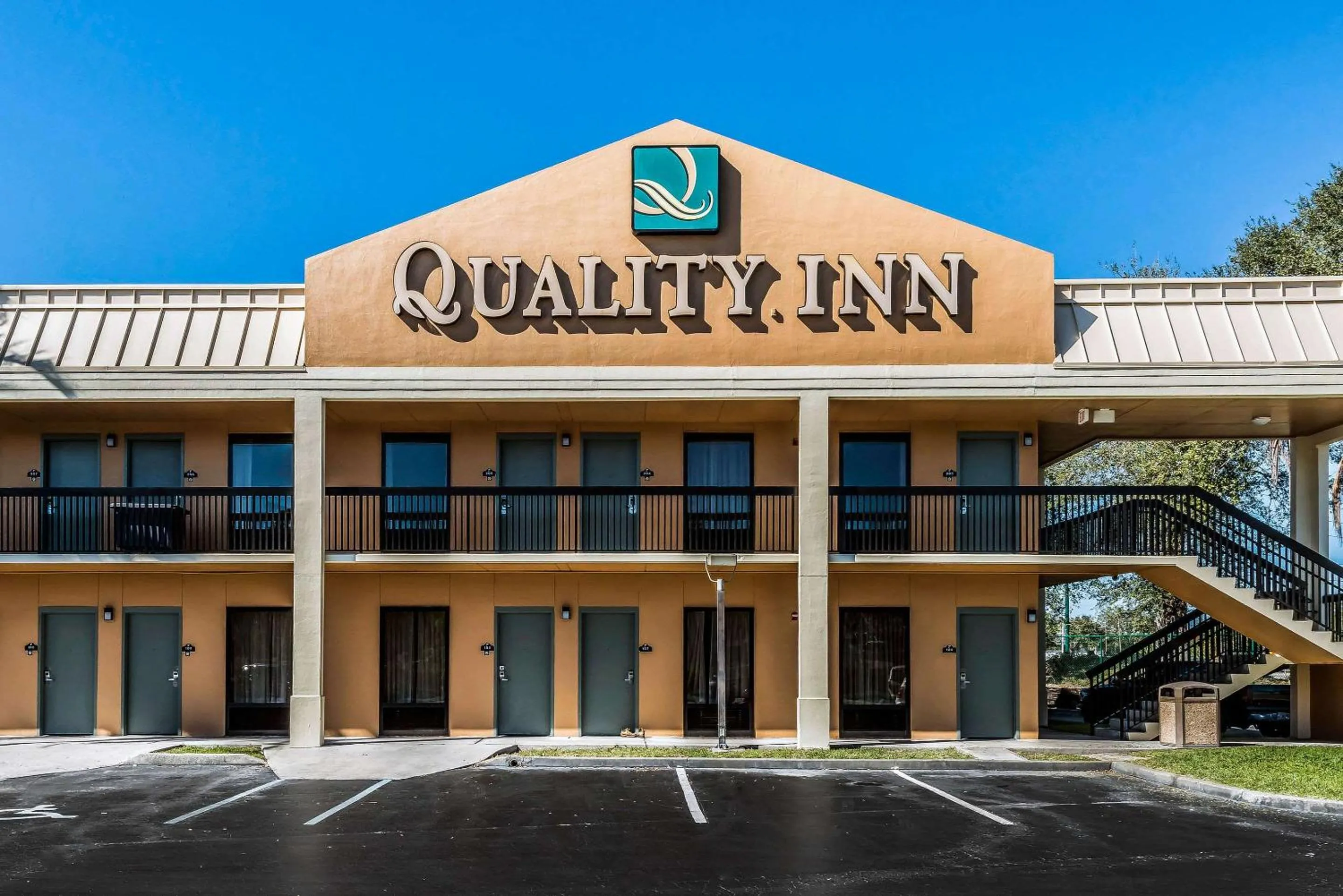 Property building in Quality Inn Fort Pierce I-95