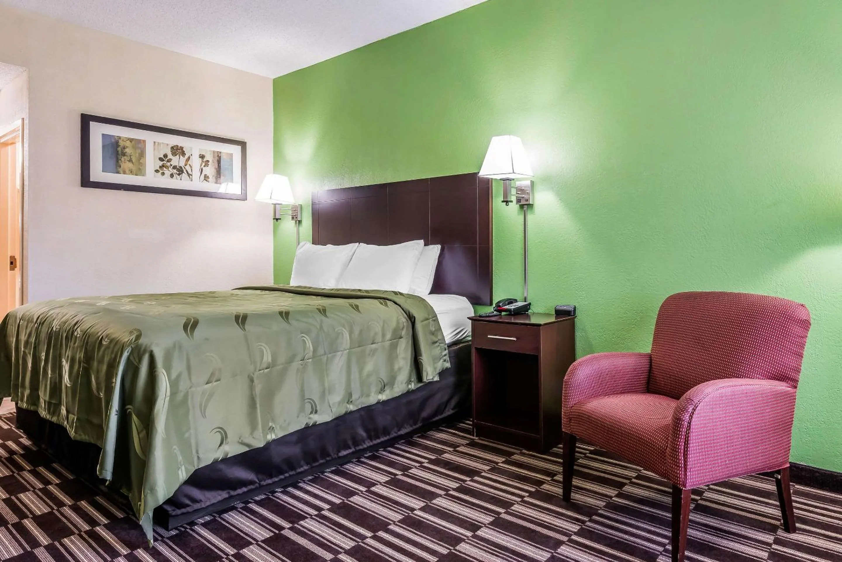 Bedroom, Bed in Quality Inn Fort Pierce I-95