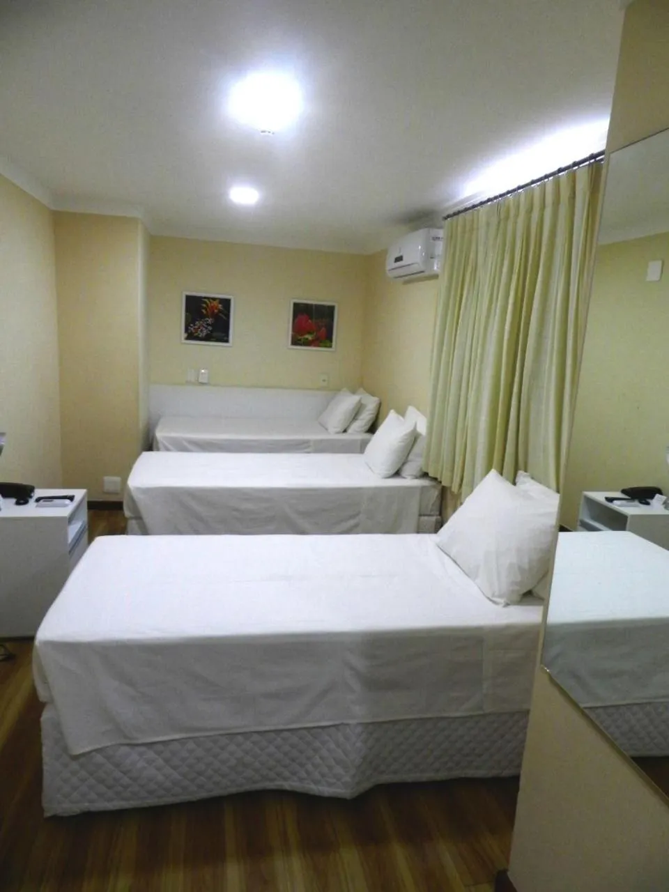 Bed in Hotel Acalanto