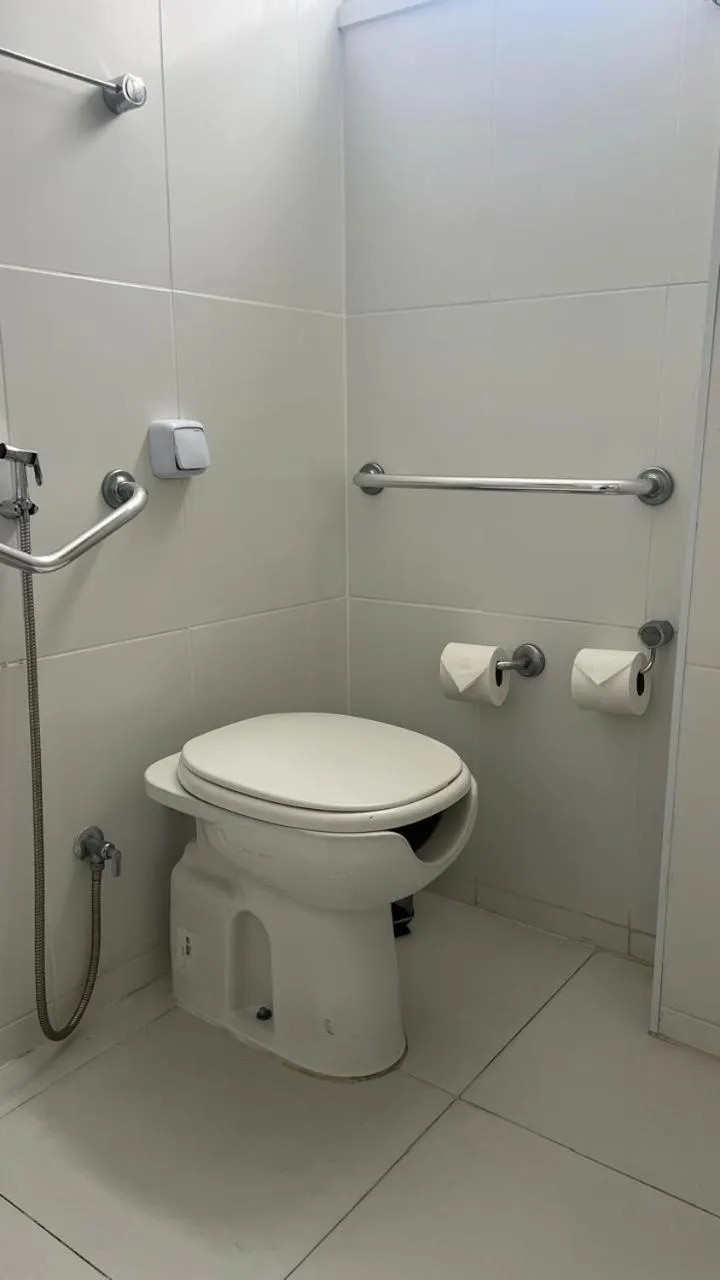 Toilet in Hotel Acalanto