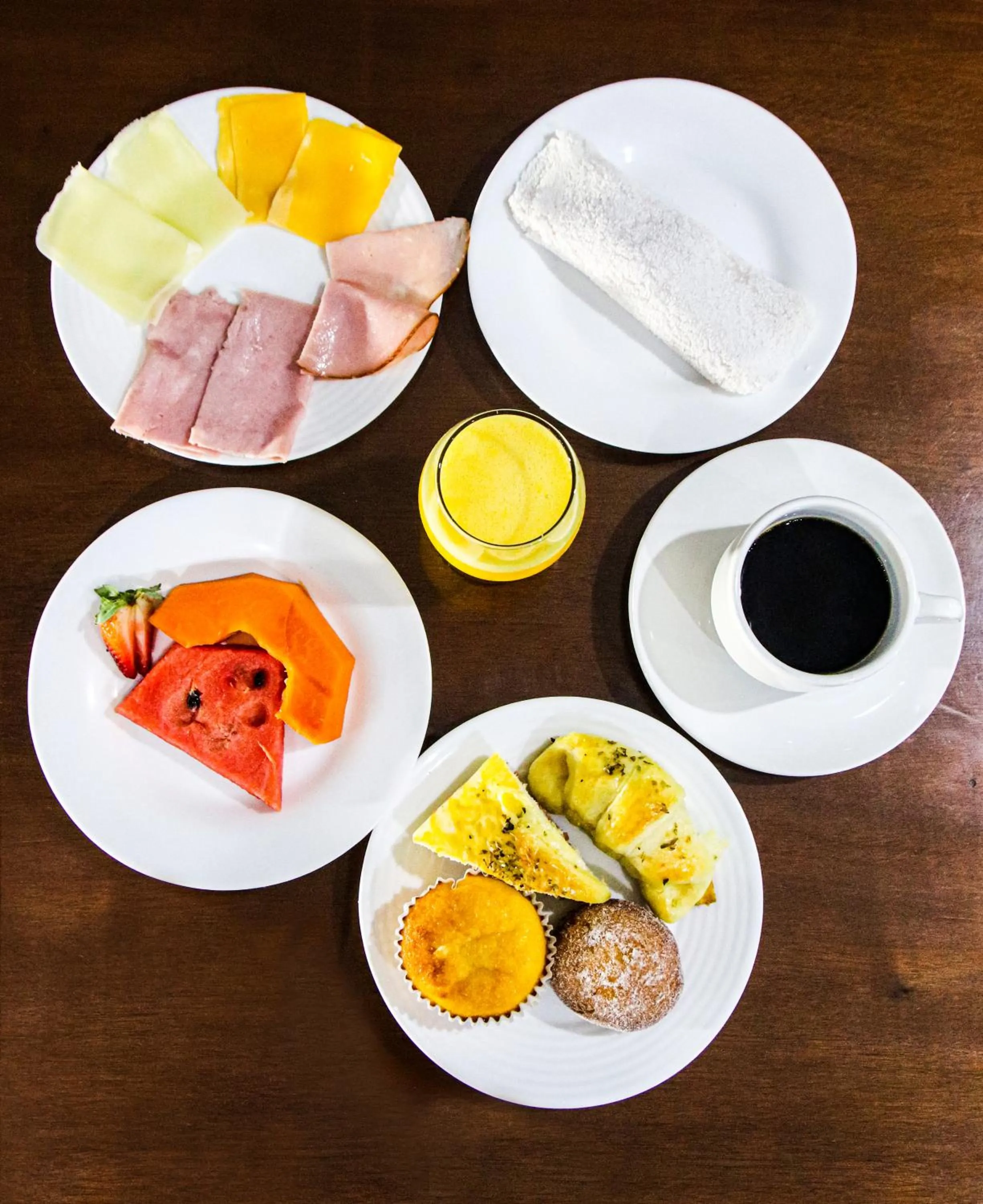 Restaurant/places to eat in Hotel Acalanto