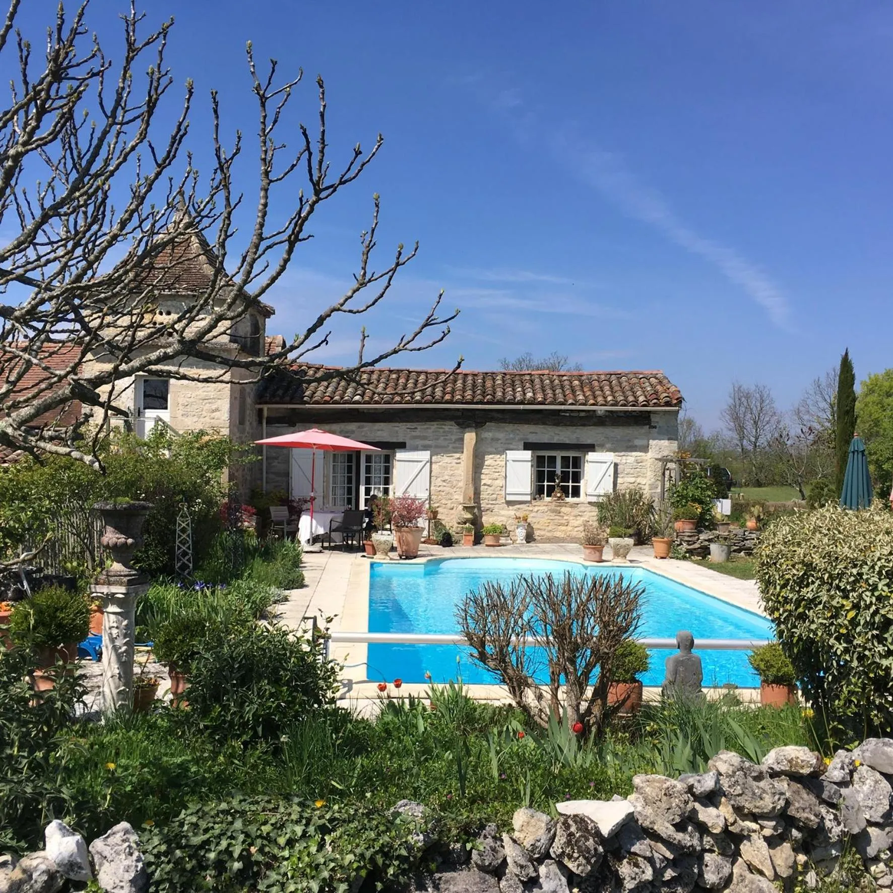 Property building in Pérard Chambres D’Hotes