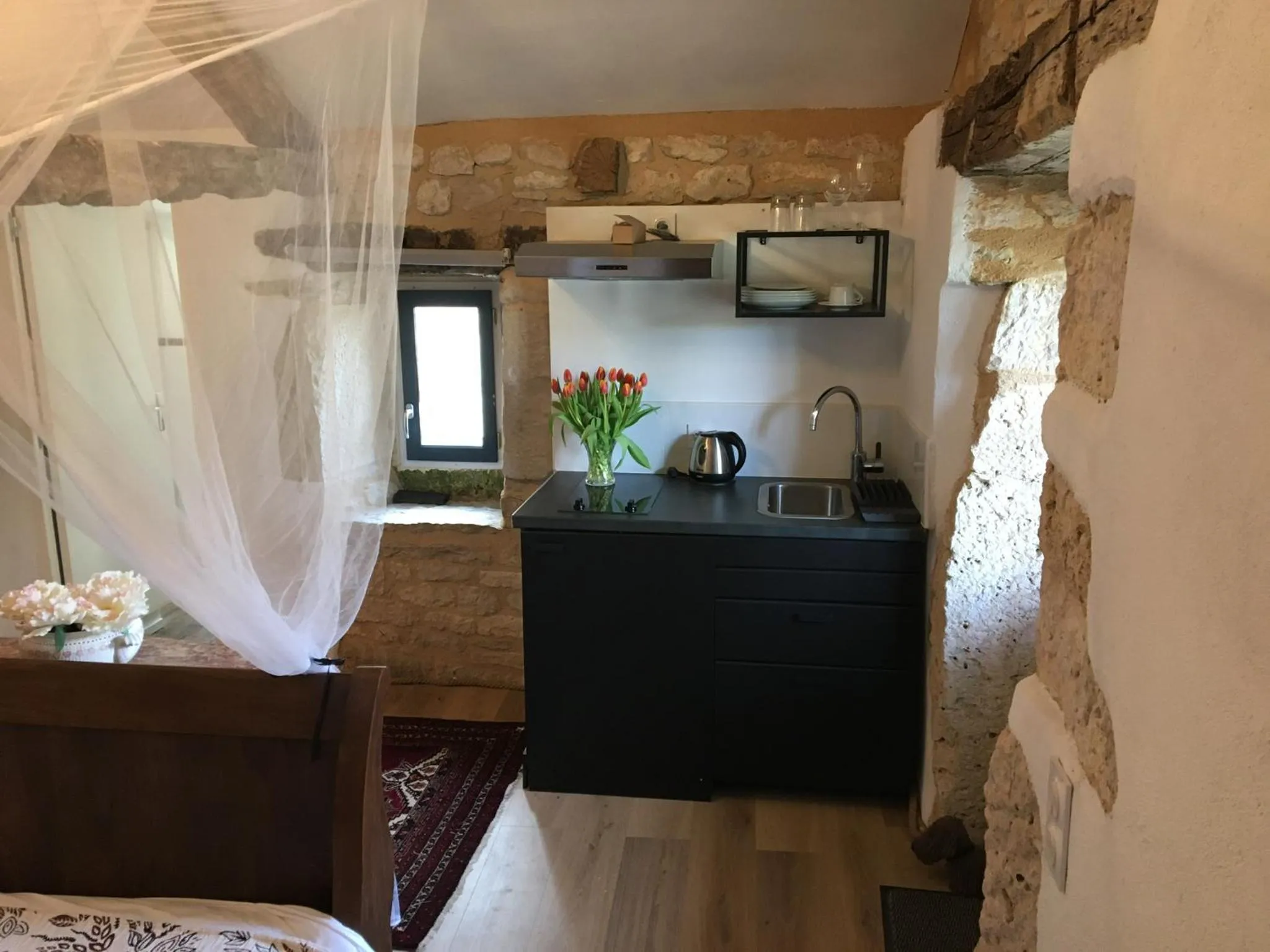 Kitchen or kitchenette in Pérard Chambres D’Hotes