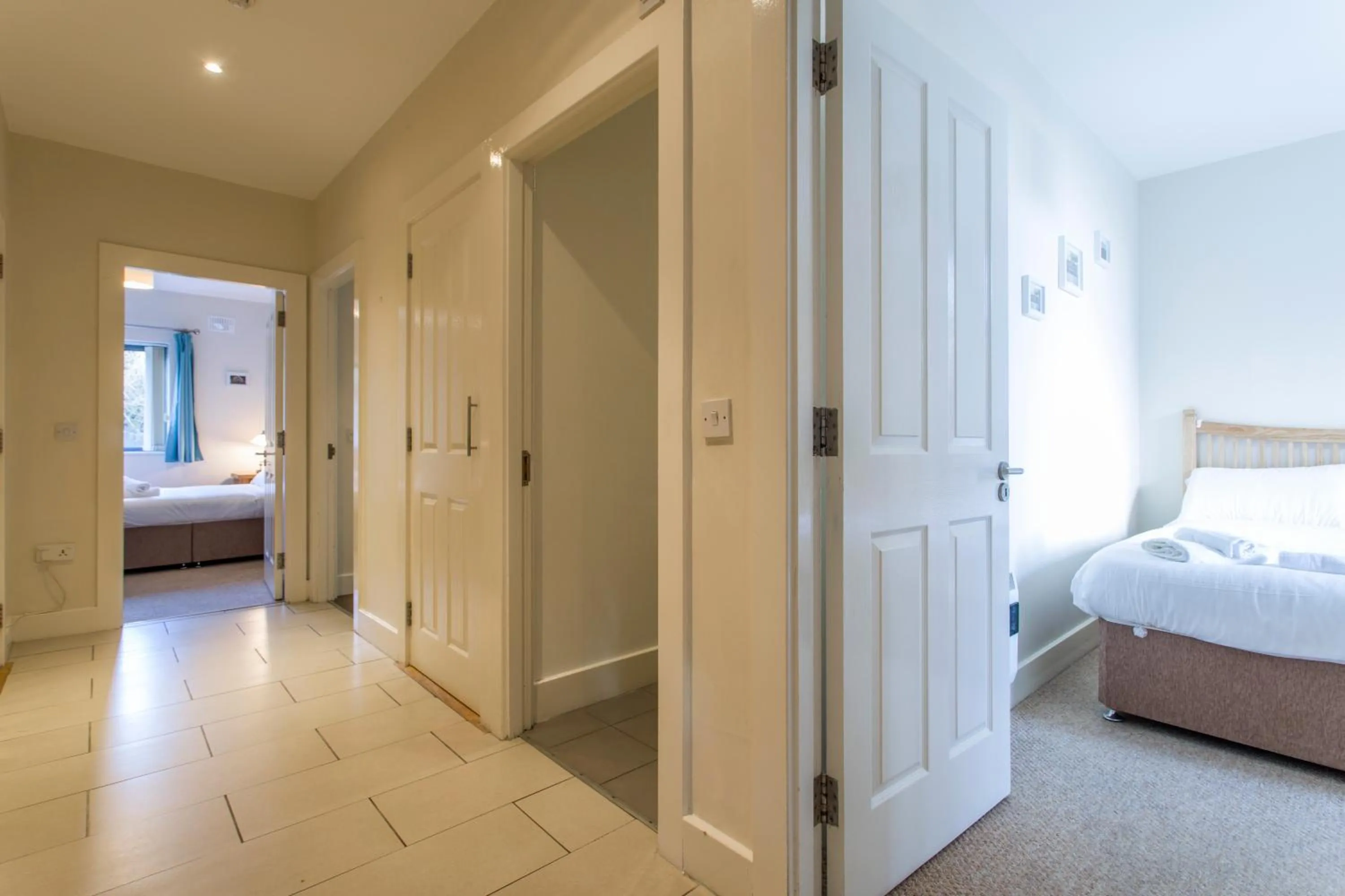 Facade/entrance, Bed in The Artane Self Catering