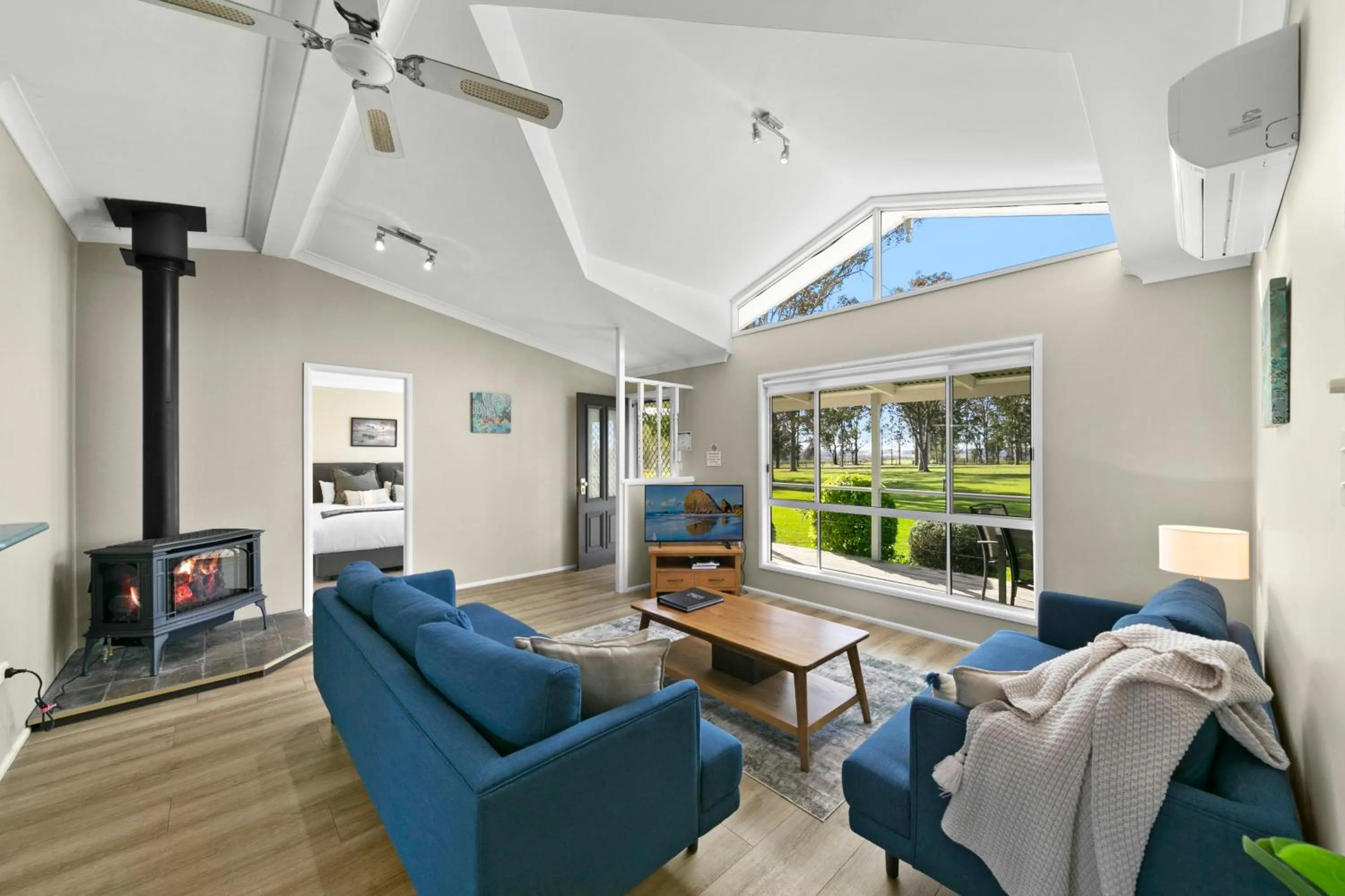 Communal lounge/ TV room in The Grange On Hermitage