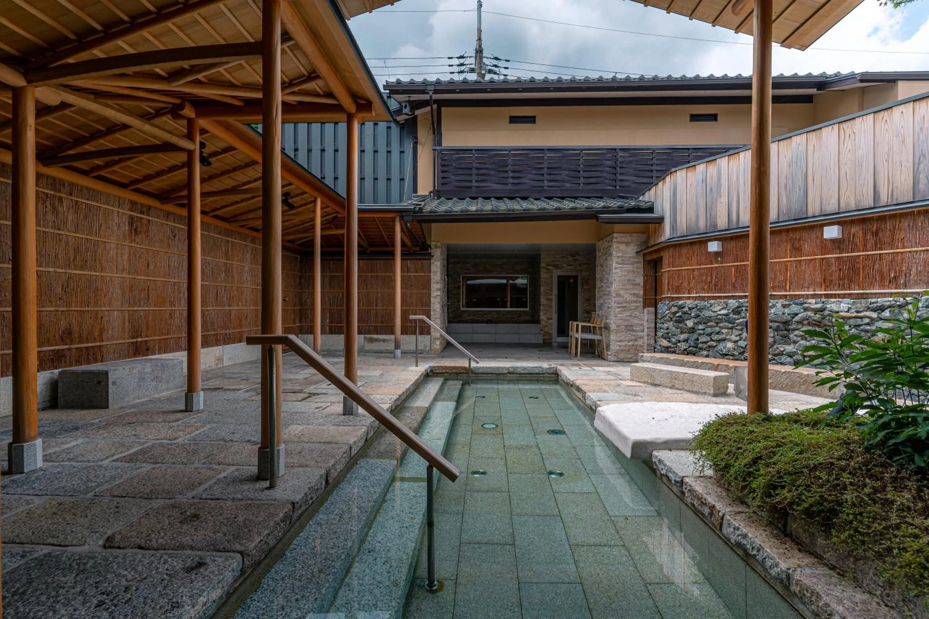 Hot Spring Bath in Monjusou