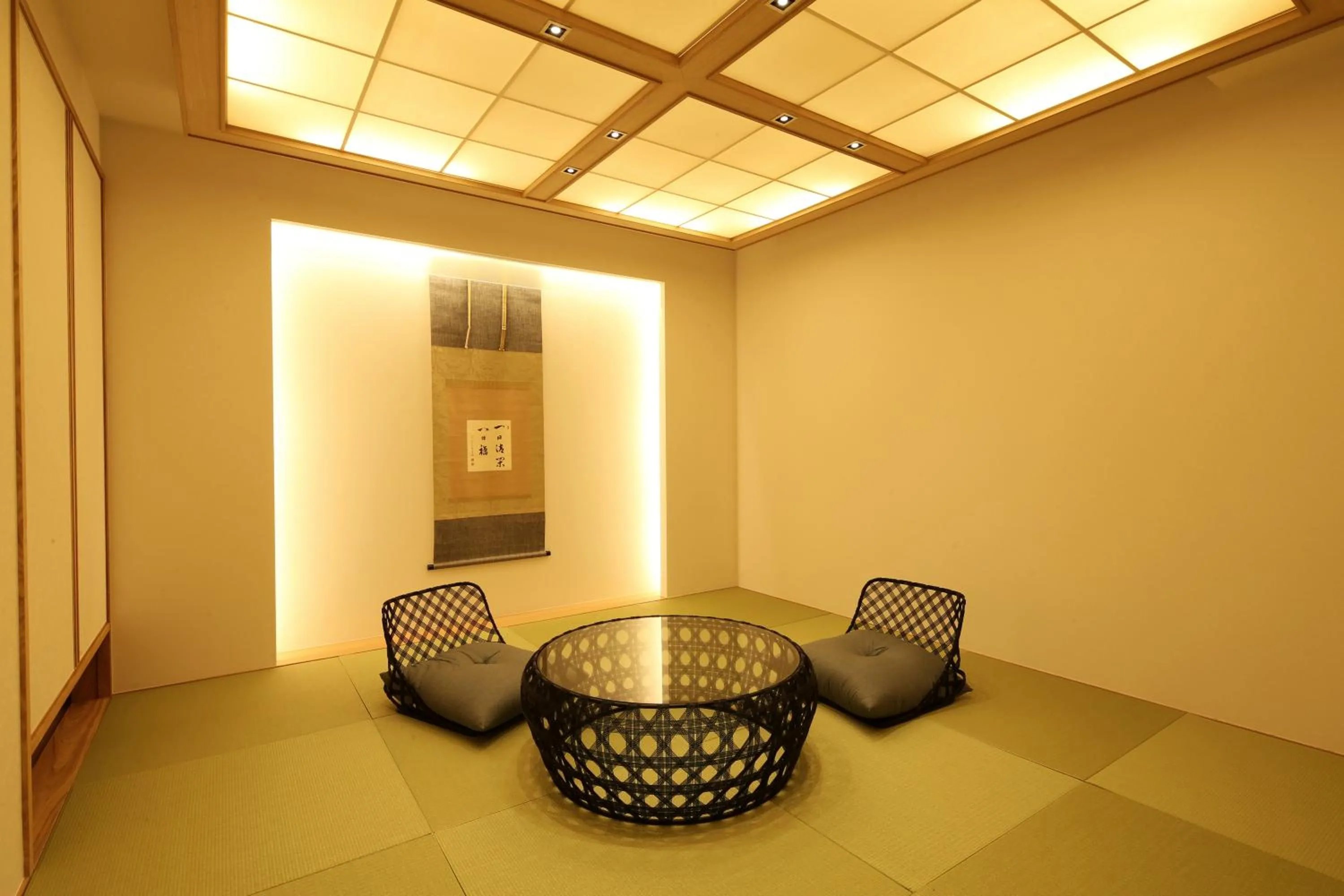 Photo of the whole room in Monjusou