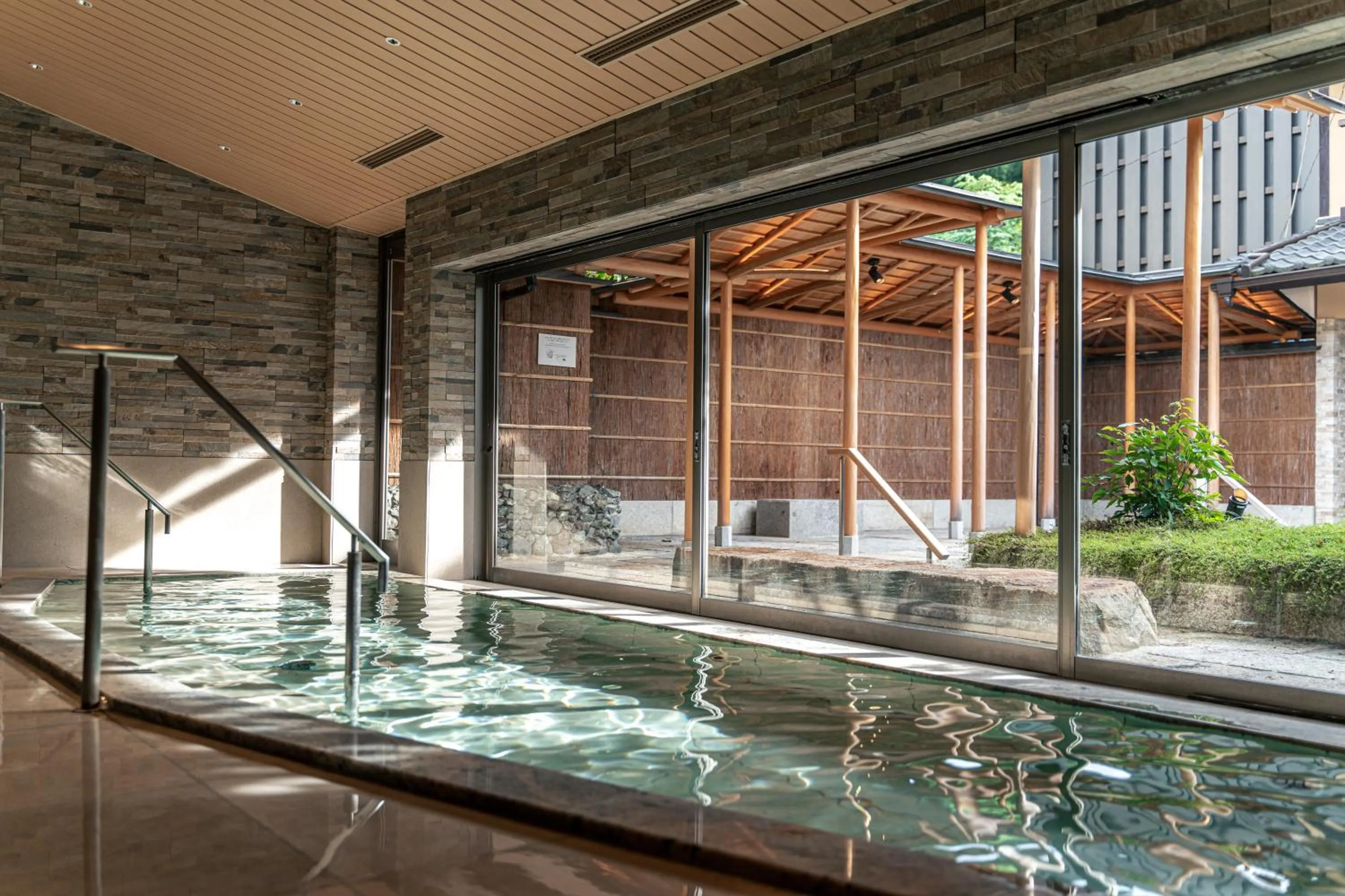 Hot Spring Bath in Monjusou