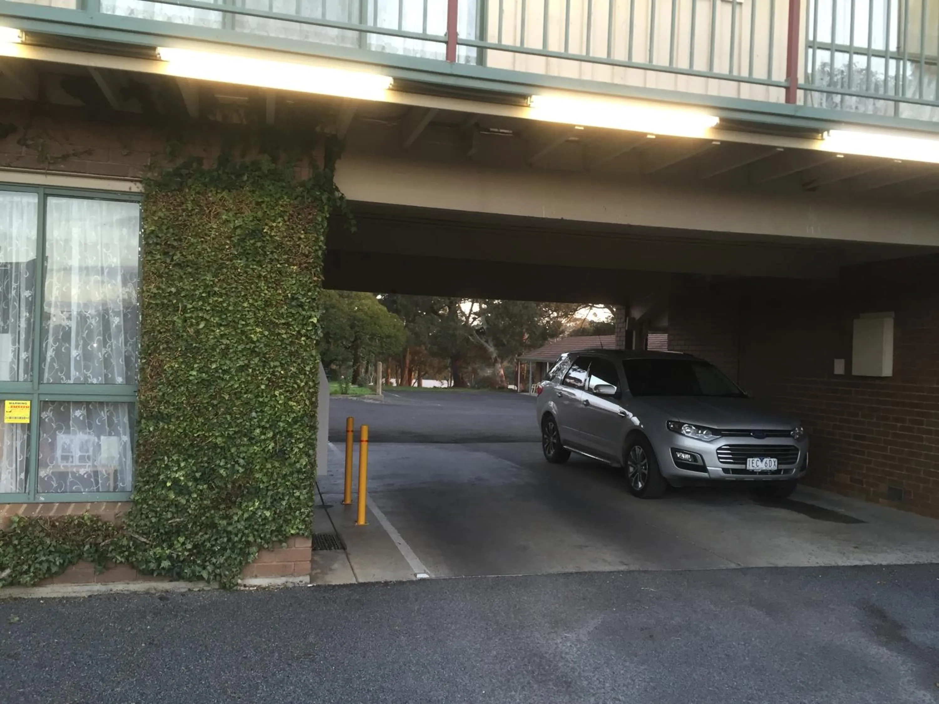 Winter in Woodmans Hill Motel