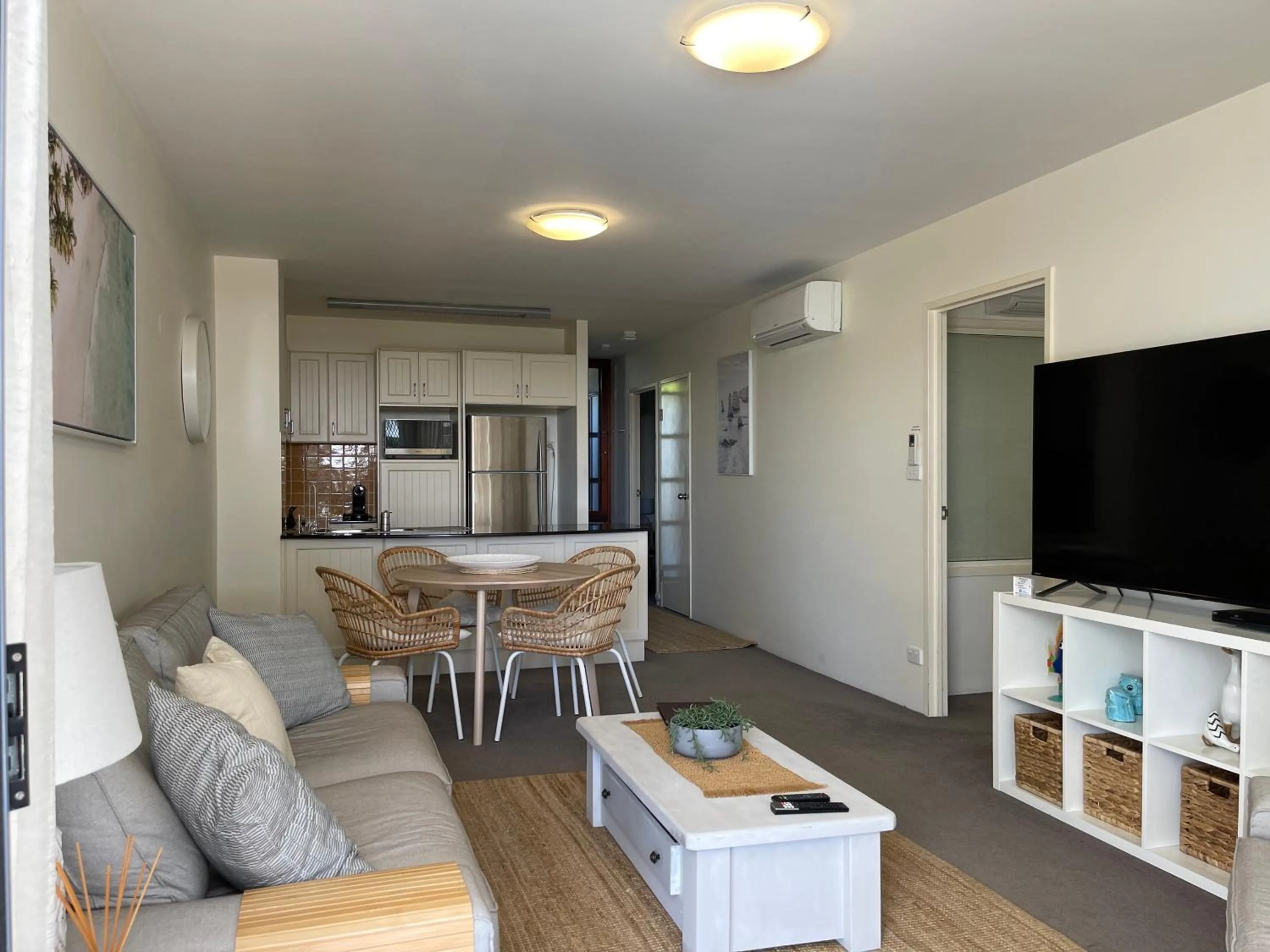 Boathouse Resort (Water Front)