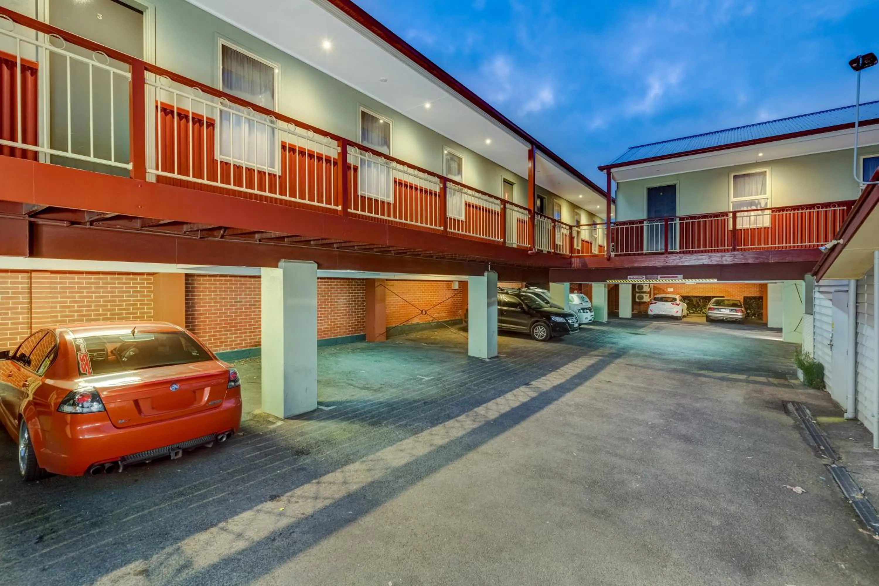 On site in Seymours On Lydiard