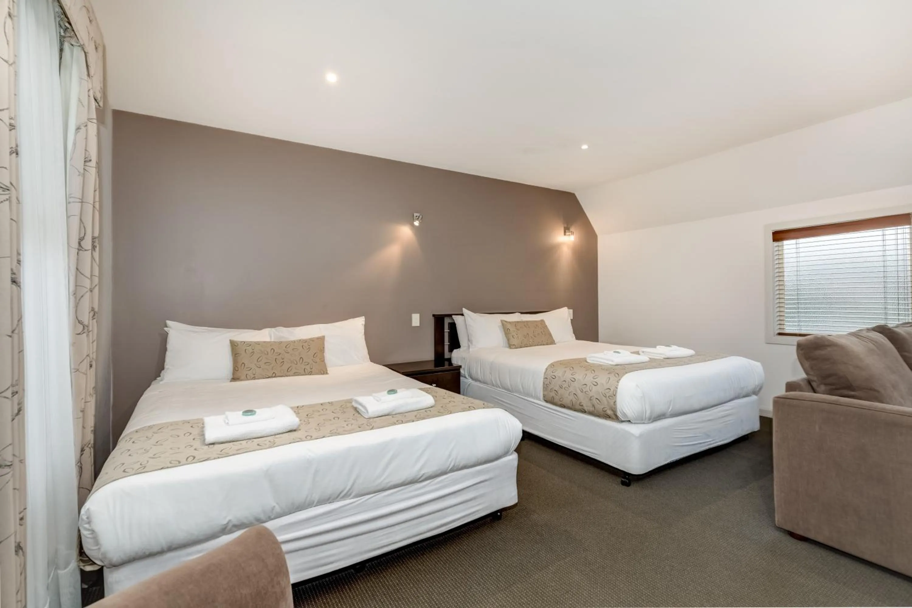 Bedroom, Bed in Seymours On Lydiard