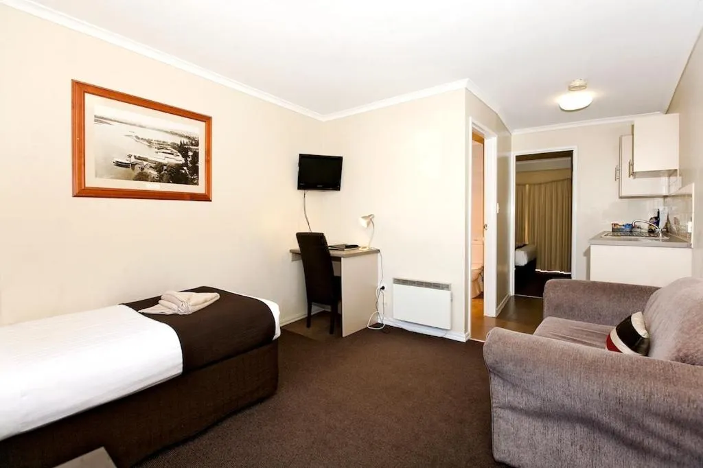 Photo of the whole room, Bed in Ballarat Central City Motor Inn