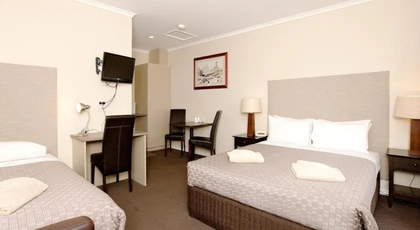 Bed in Ballarat Central City Motor Inn