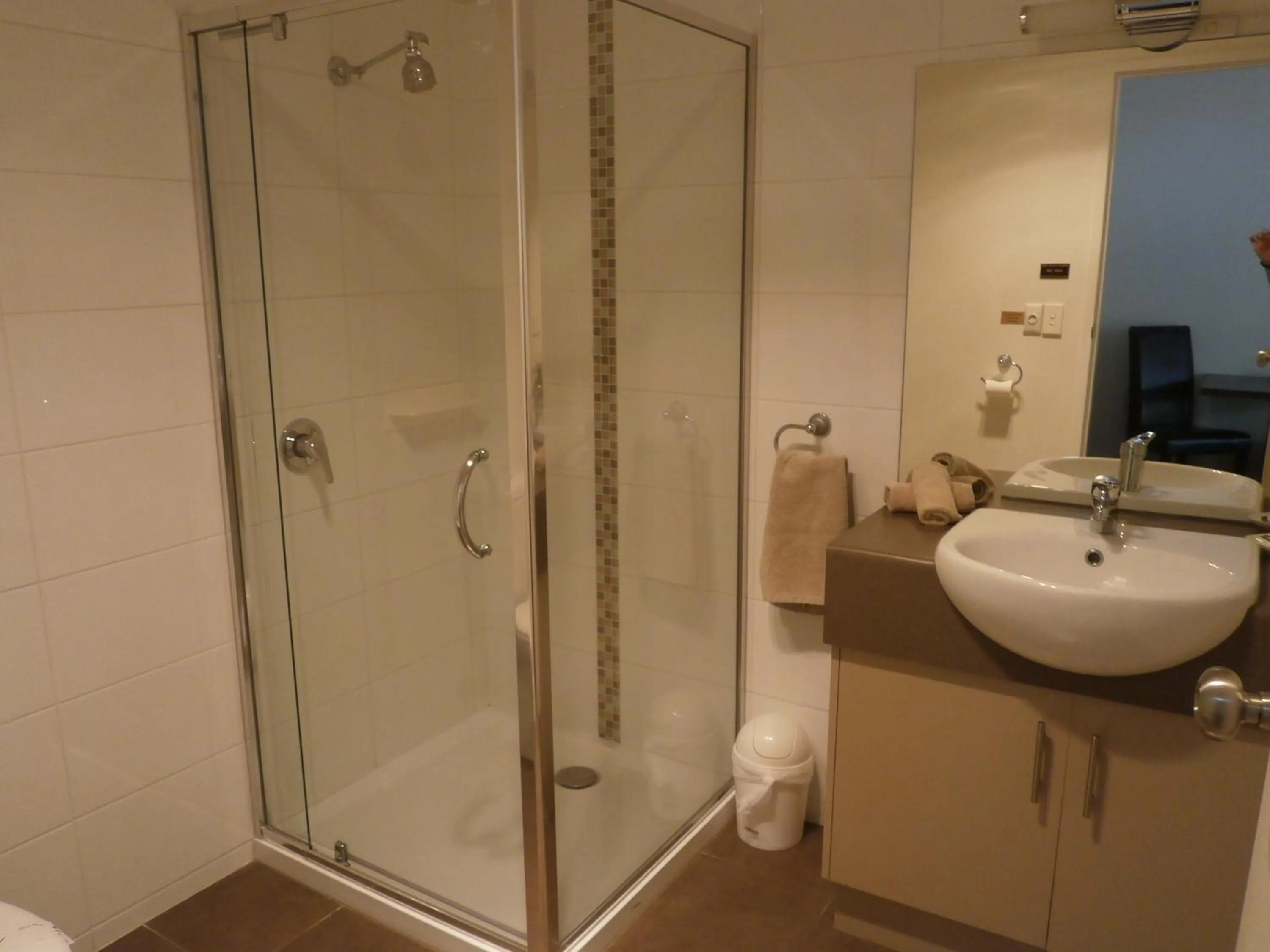 Bathroom in Ballarat Central City Motor Inn