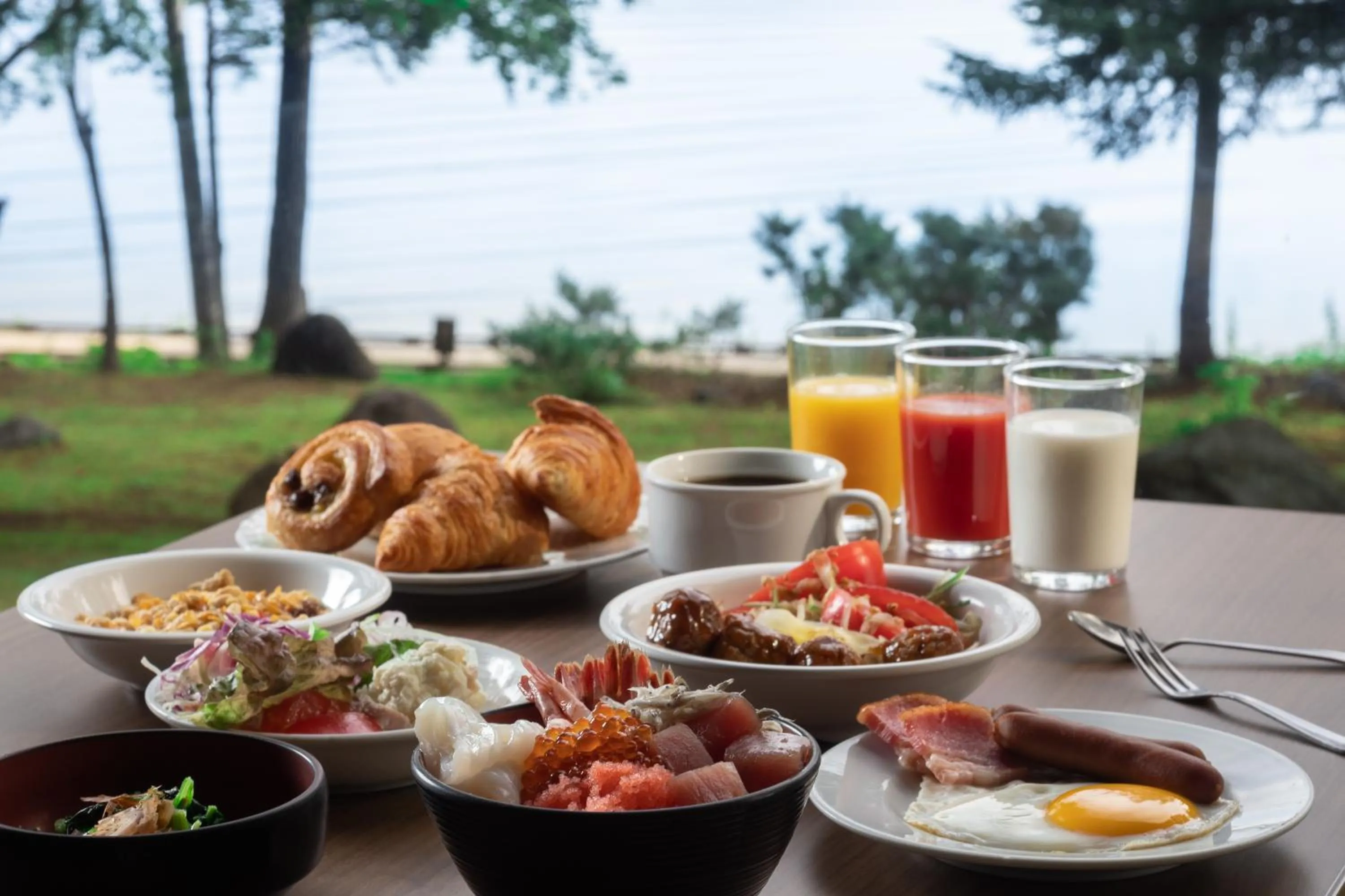 Restaurant/places to eat in New Akan Hotel