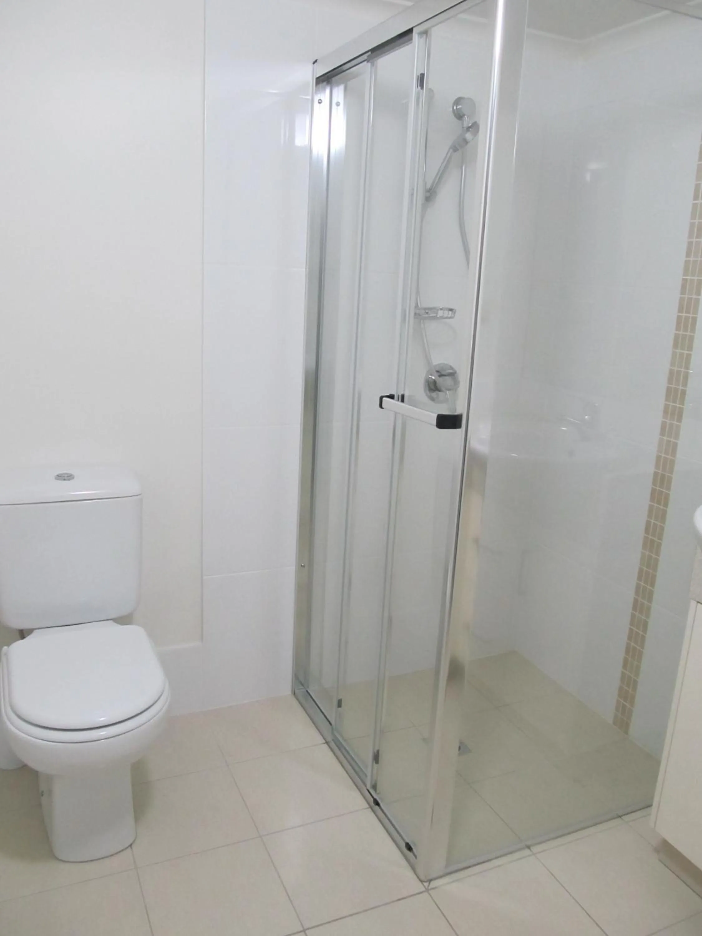 Bathroom in Costa D'Ora Holiday Apartments