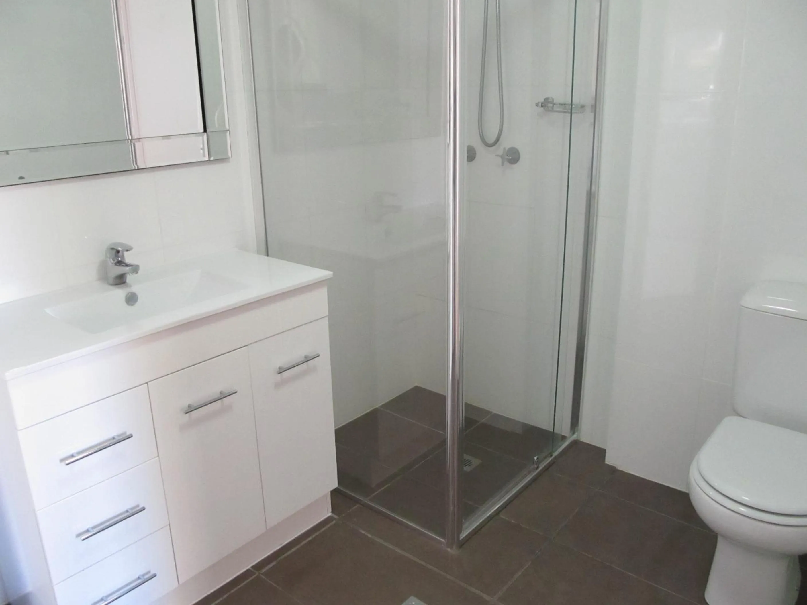 Bathroom in Costa D'Ora Holiday Apartments