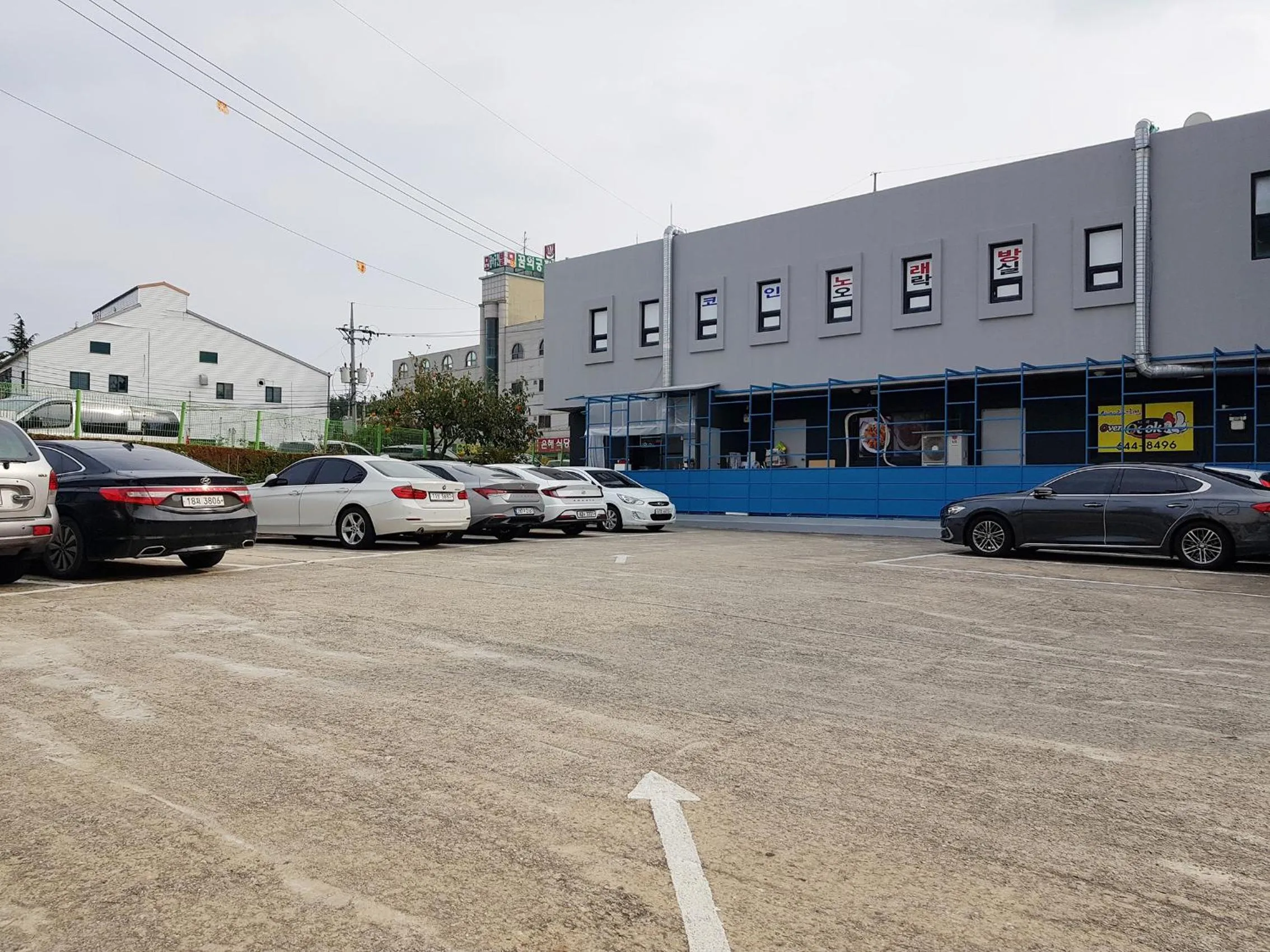 Property building in Goodstay Motel Hill