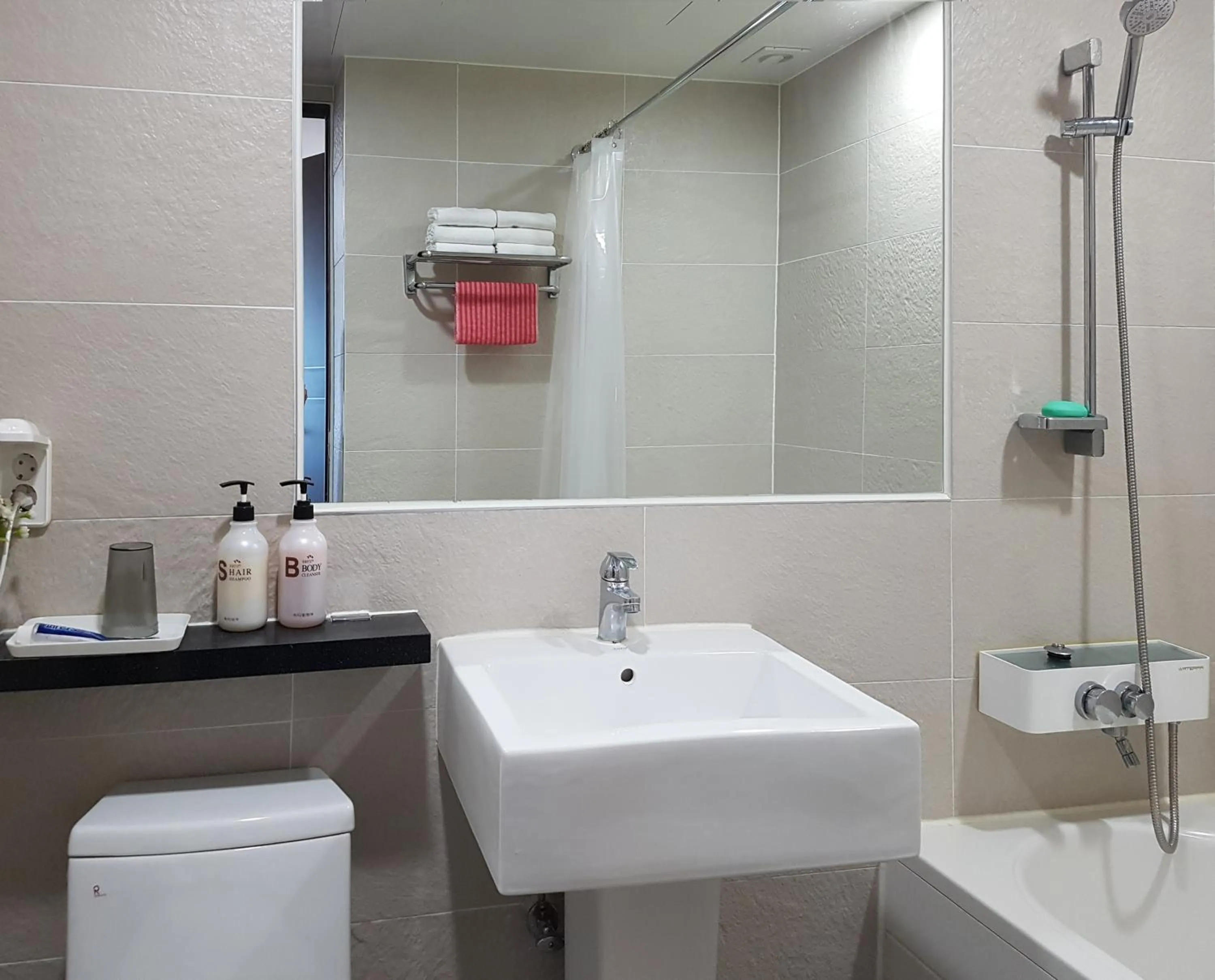 Decorative detail in Goodstay Motel Hill