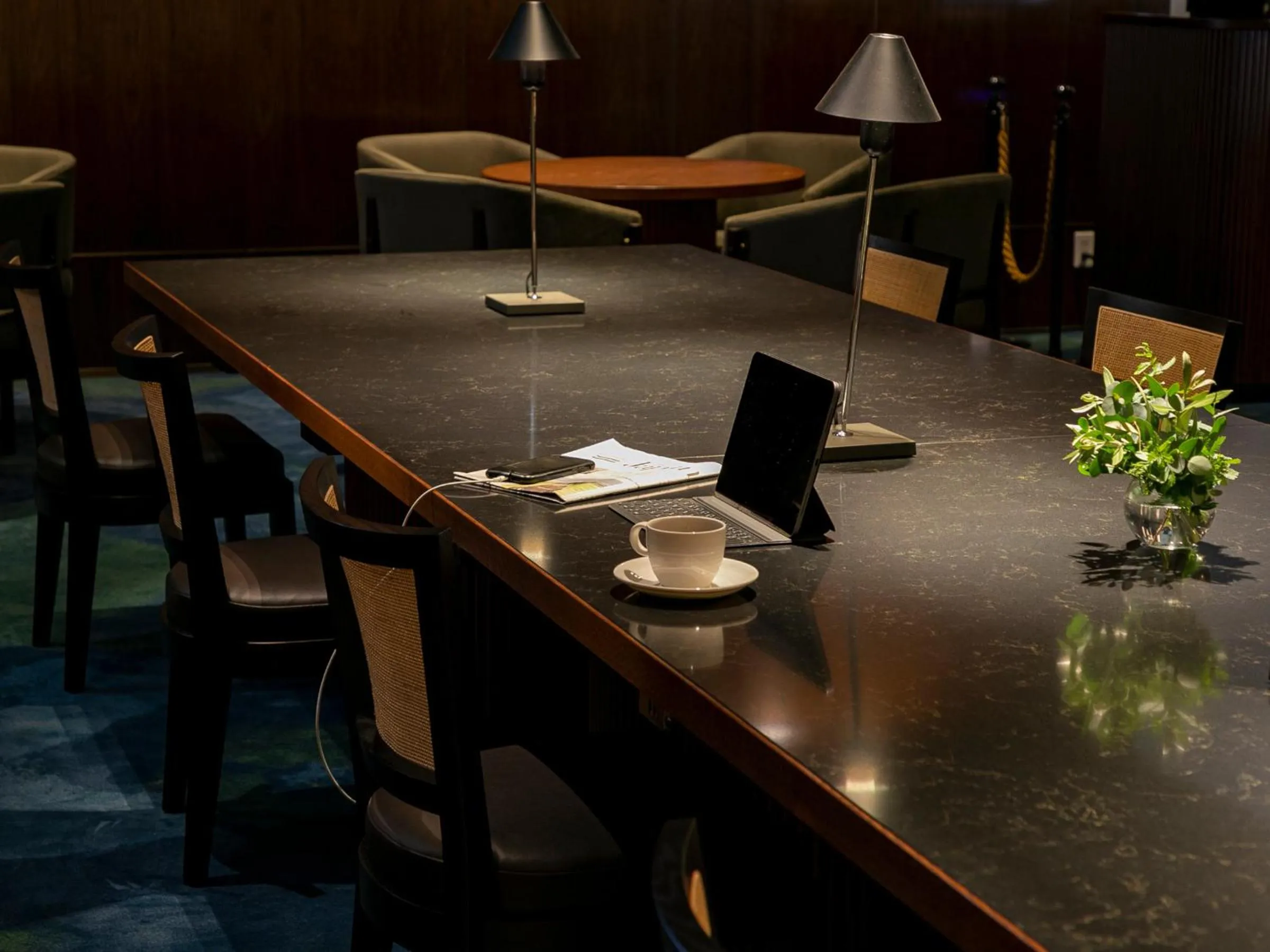 Lounge or bar in One Station Hotel Kumamoto -DLIGHT LIFE & HOTELS-