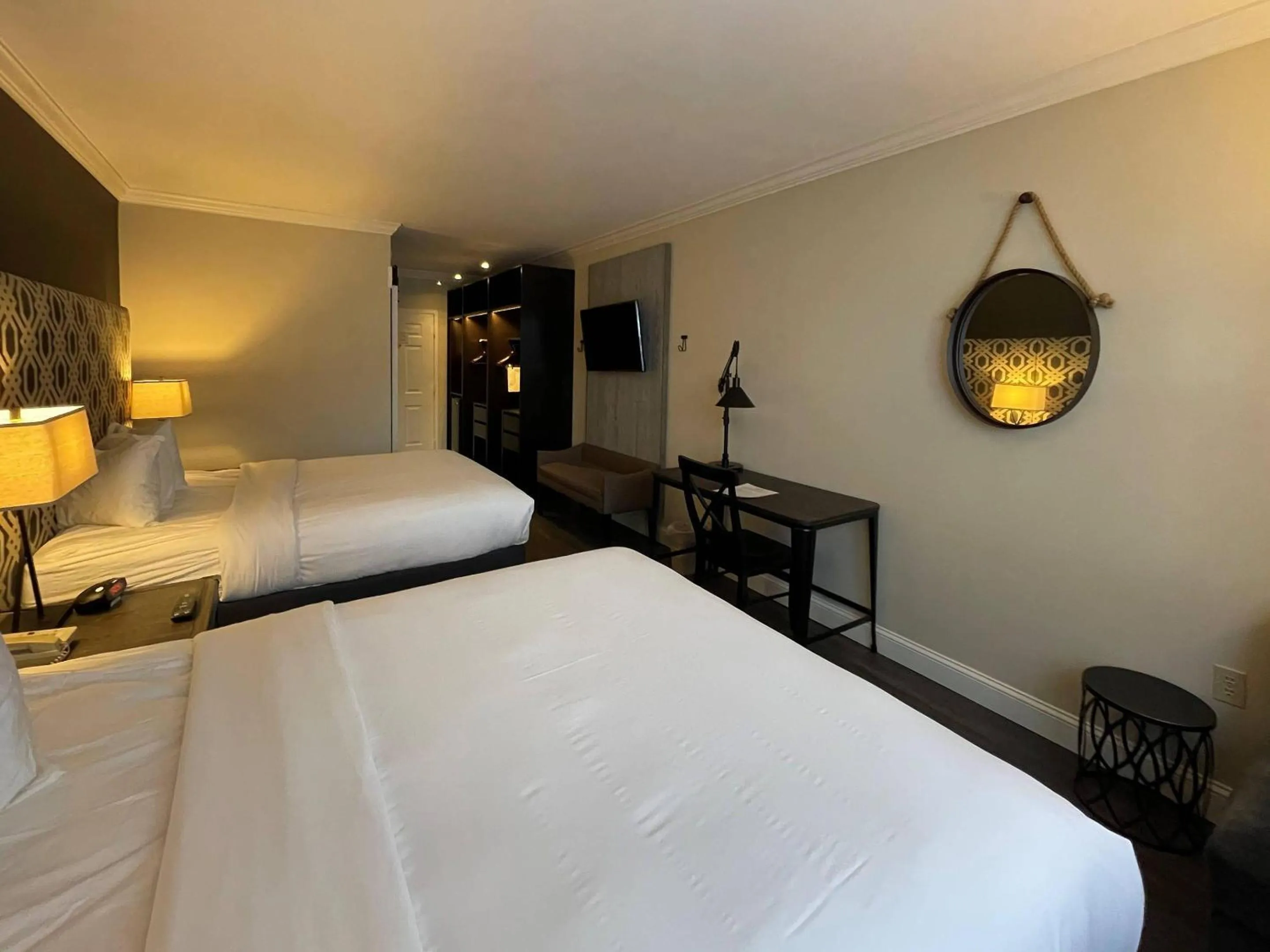 Bedroom, Bed in The Century House Latham - North Albany, an Ascend Collection Hotel