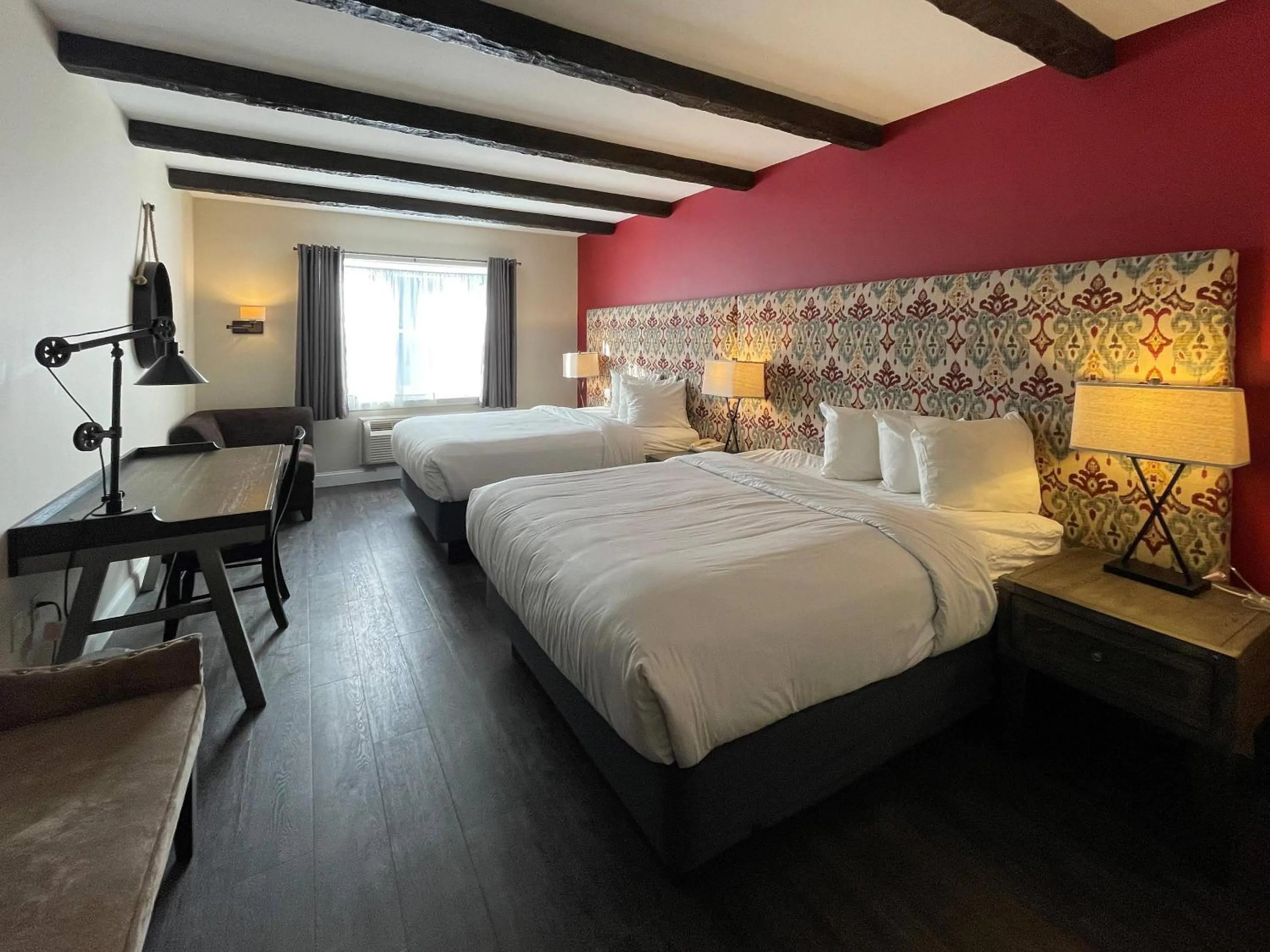 Bedroom, Bed in The Century House, an Ascend Collection Hotel