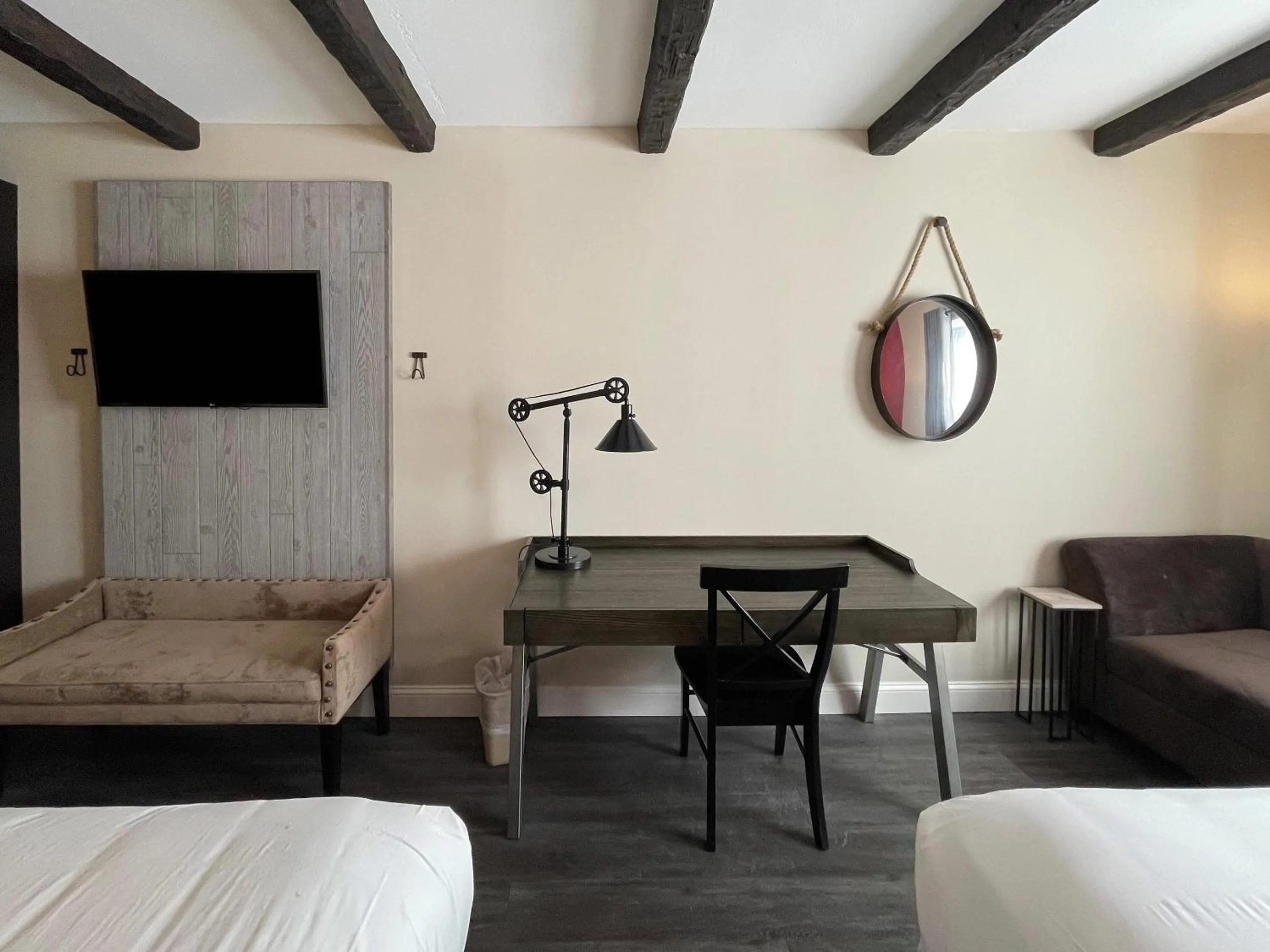 Bedroom, Bed in The Century House, an Ascend Collection Hotel