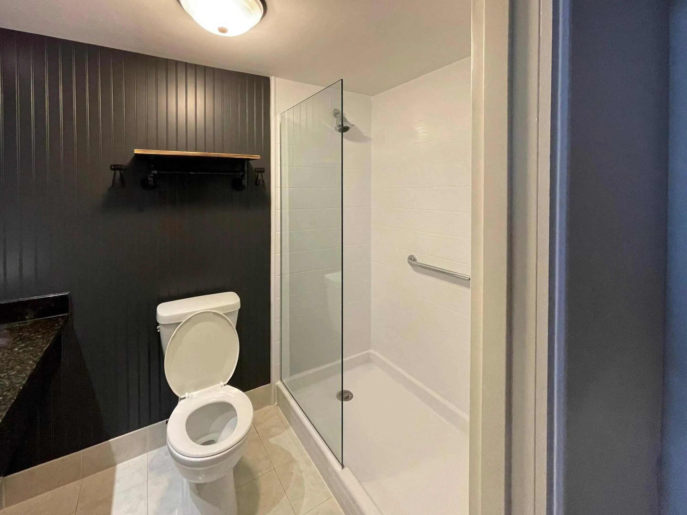 Bedroom in The Century House Latham - North Albany, an Ascend Collection Hotel