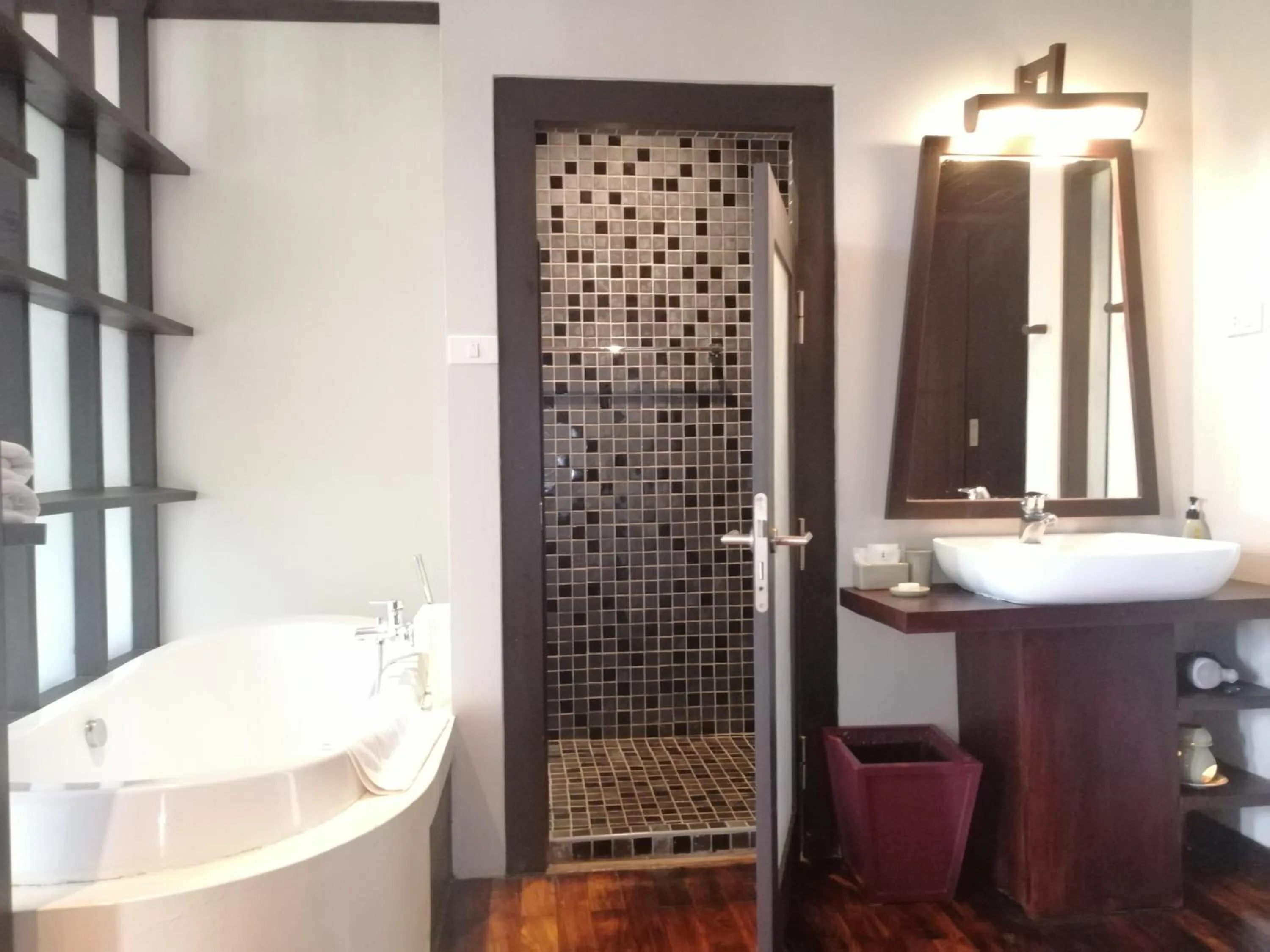 Bath in Kiridara Luang Prabang