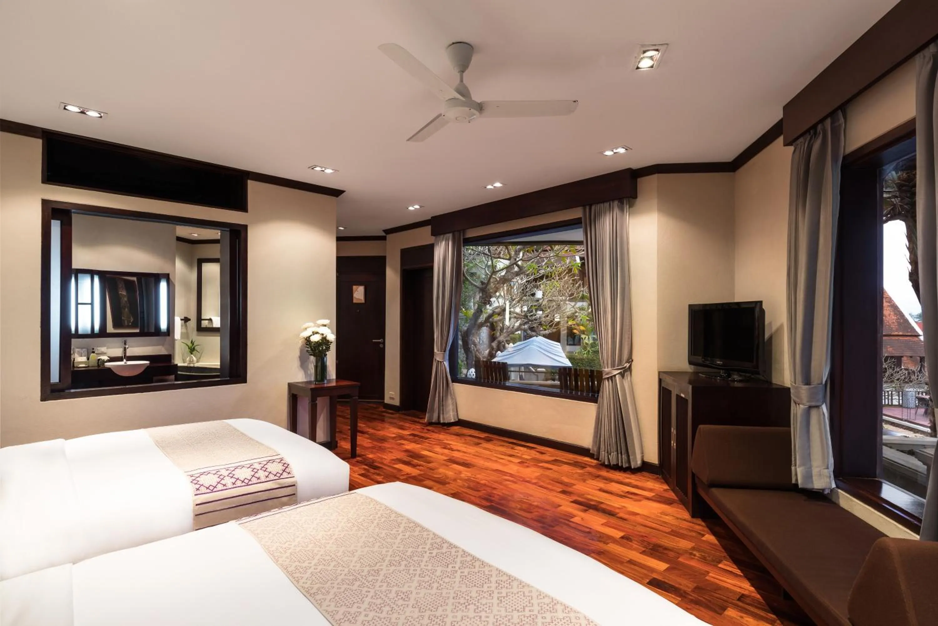 Bath in Kiridara Luang Prabang