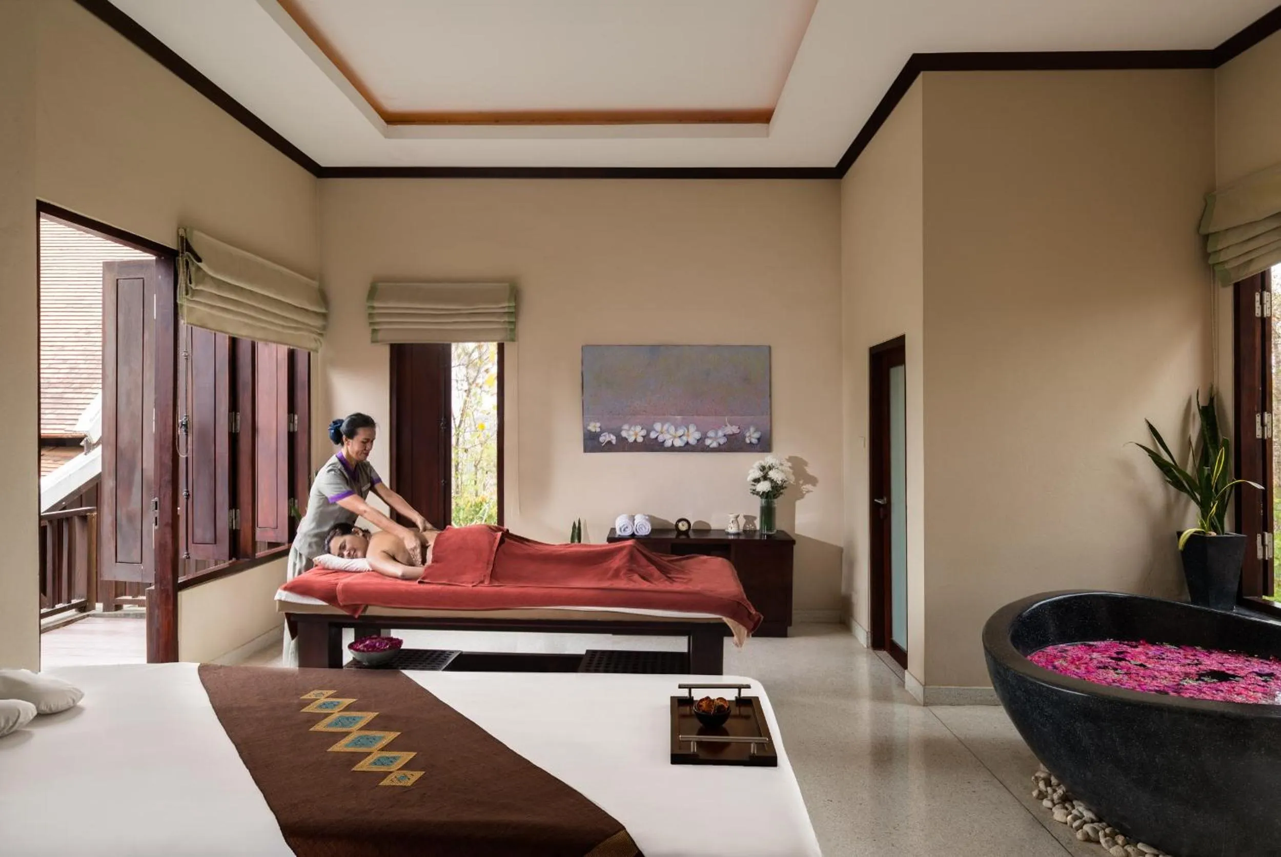 Bath in Kiridara Luang Prabang