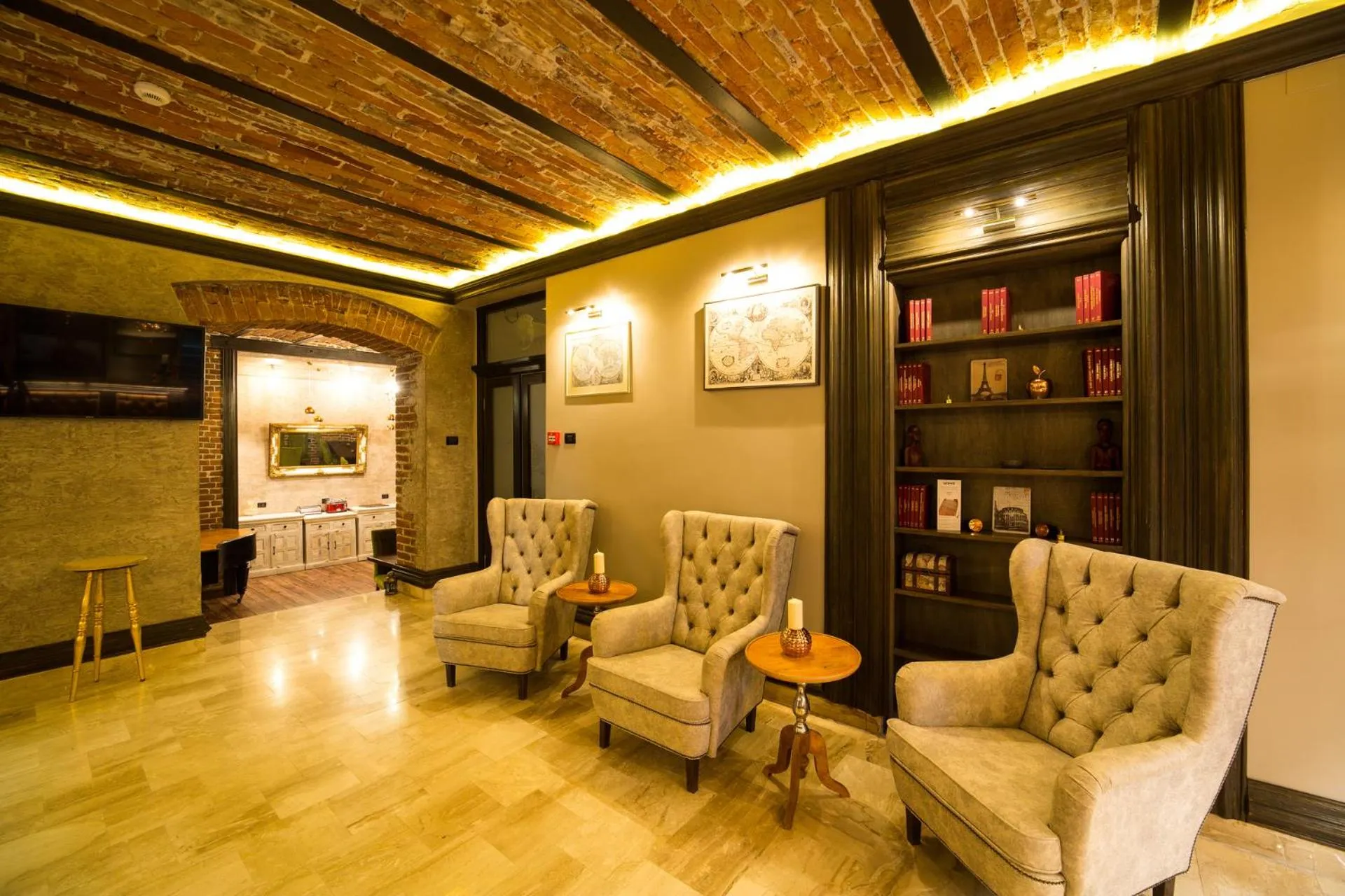 TV and multimedia in Hotel 5 Continents