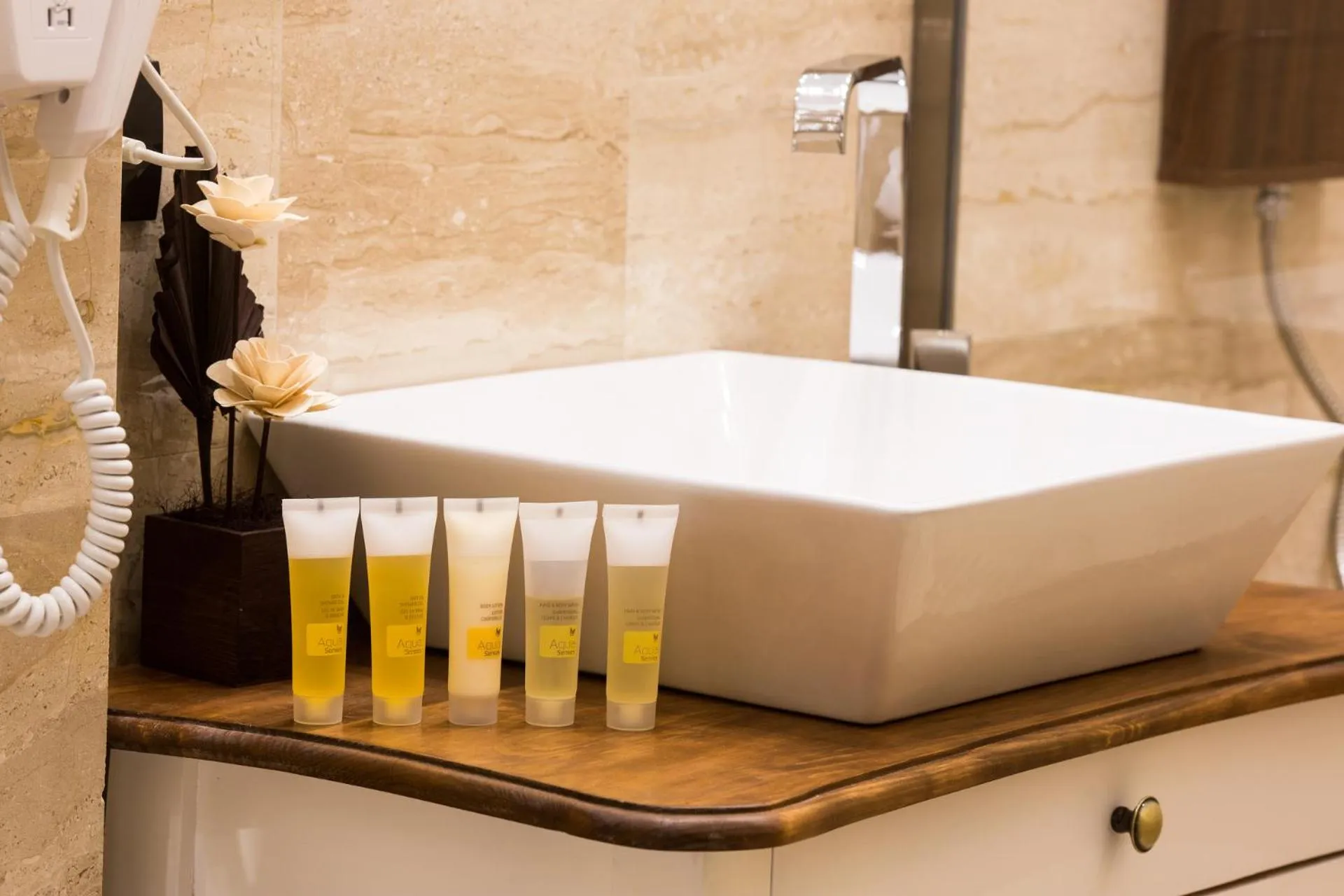 Bathroom in Hotel 5 Continents