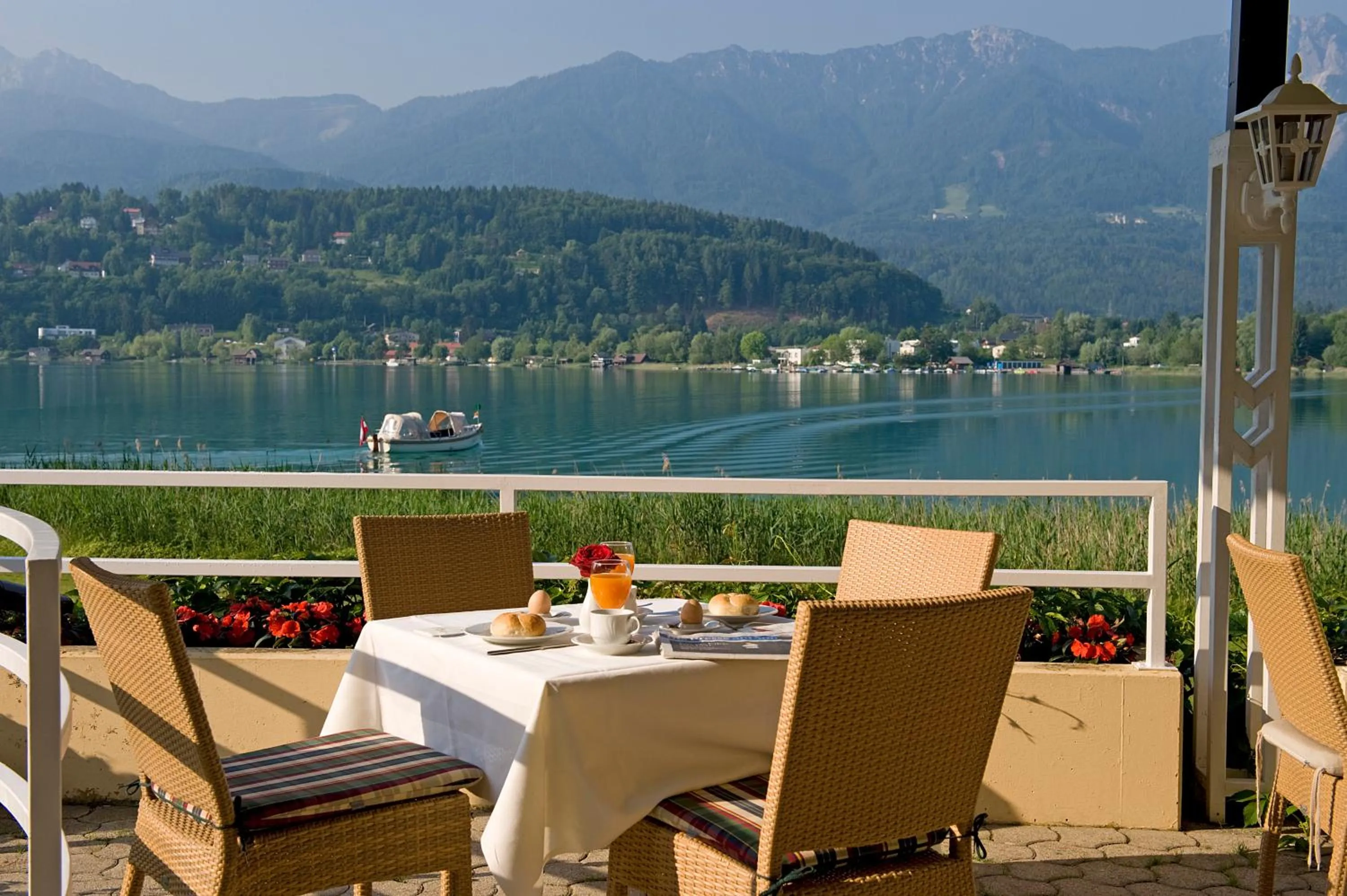 Balcony/Terrace in Inselhotel Faakersee