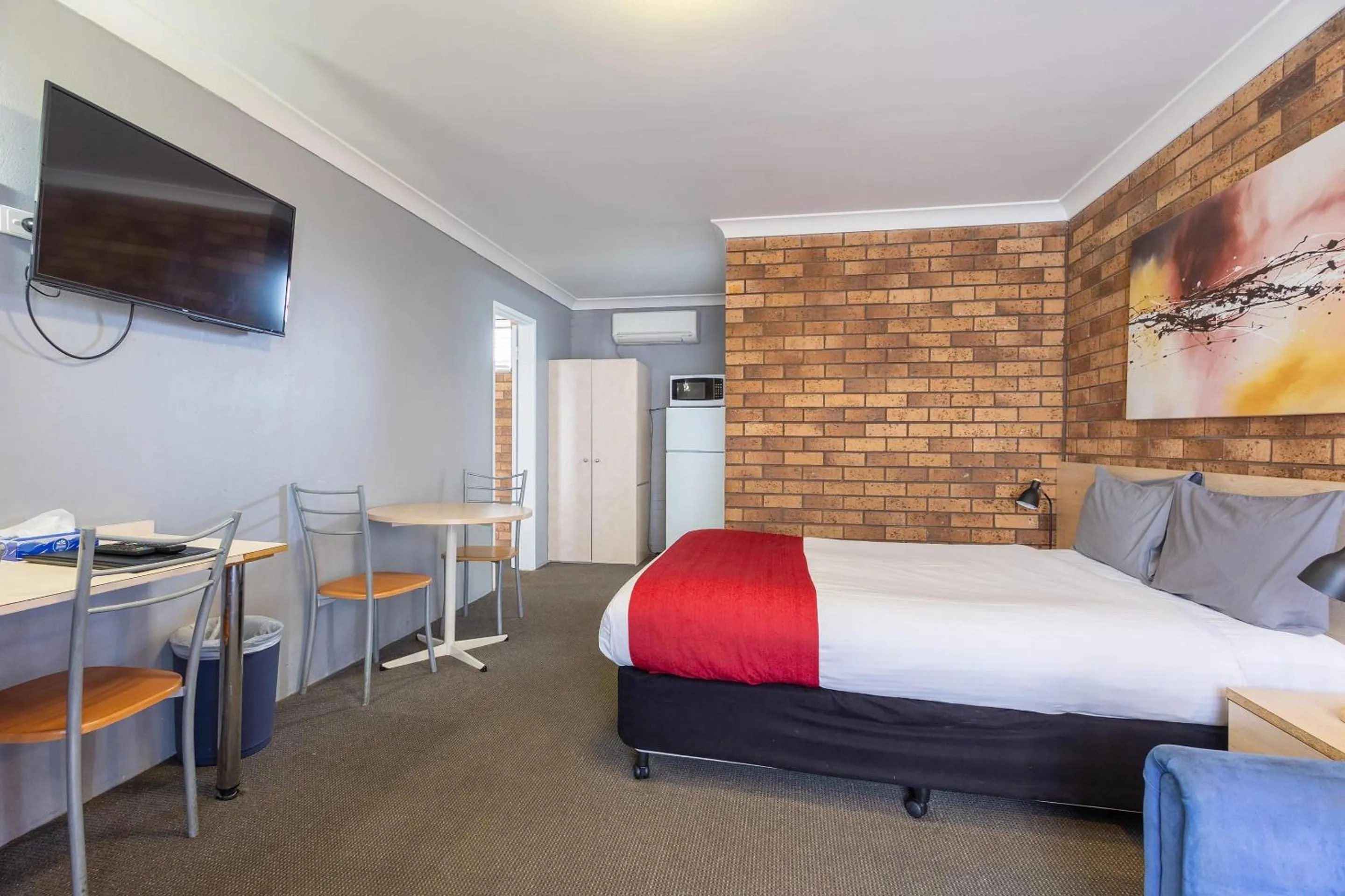 Bedroom, Bed in Comfort Inn Dubbo City