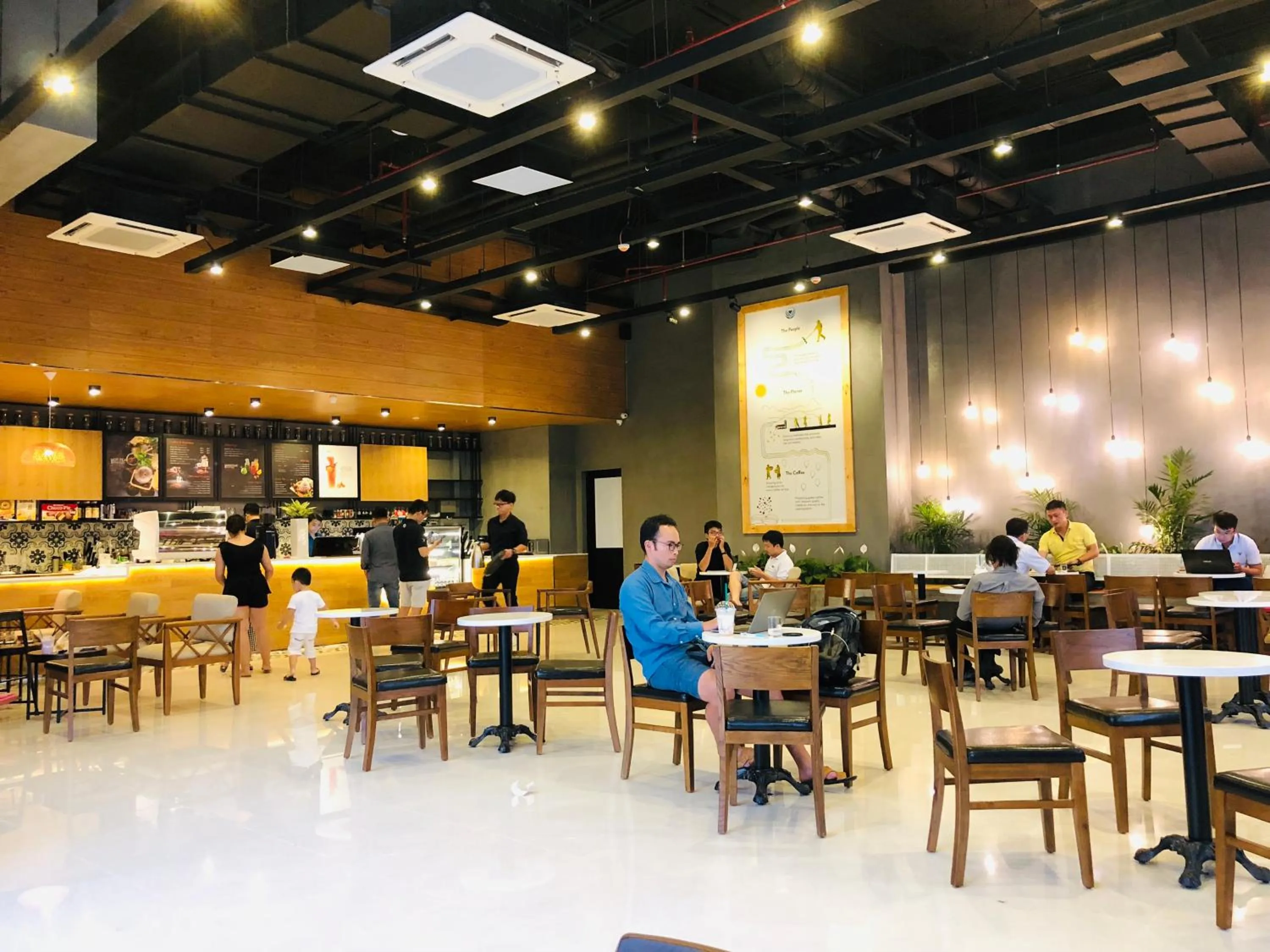 Area and facilities in Saigon Sirius