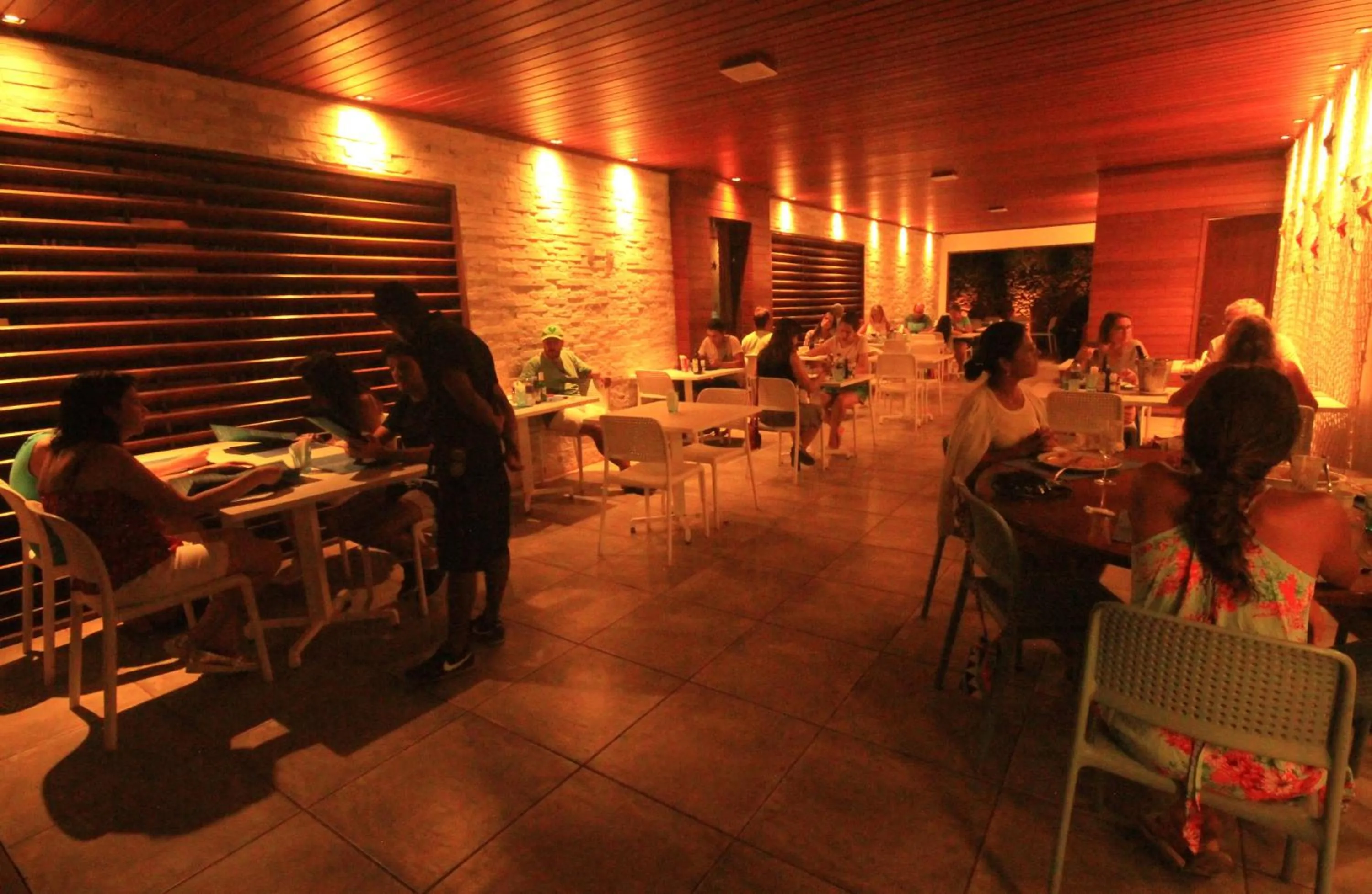 Restaurant/places to eat in Pousada Corveta