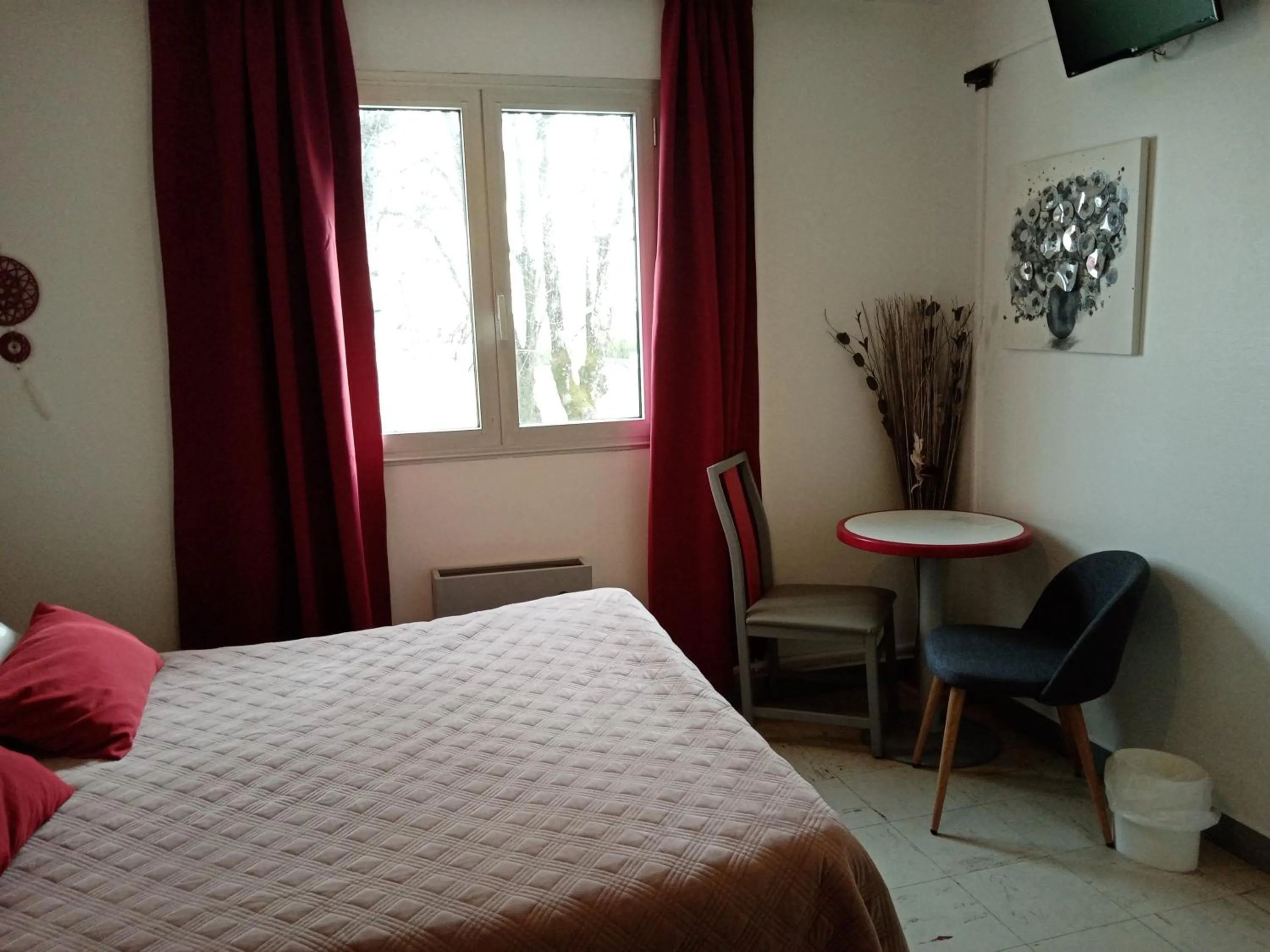 Bed in hotel l'échappée d'oléron