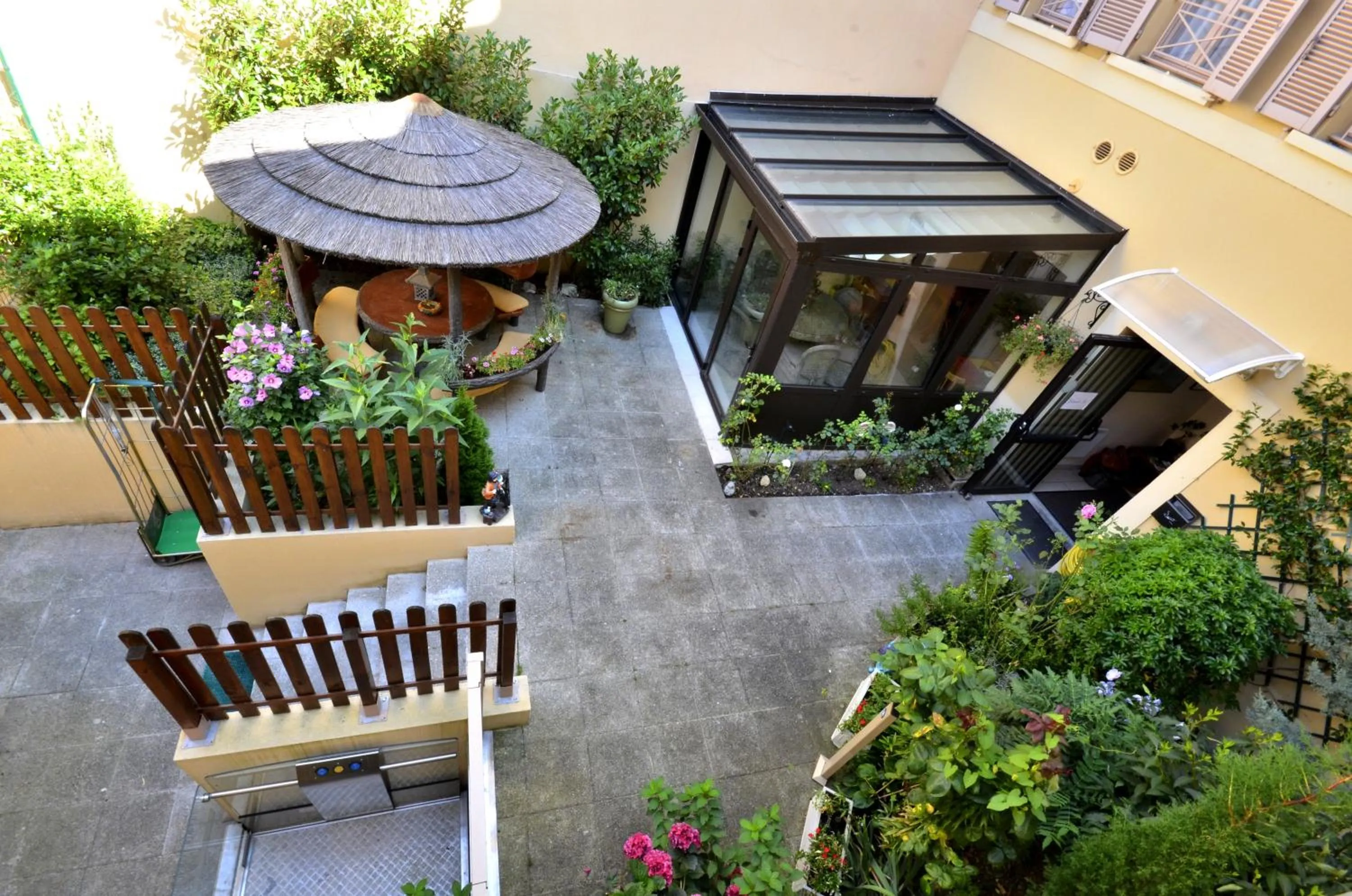 Bird's eye view in Hôtel du Fort