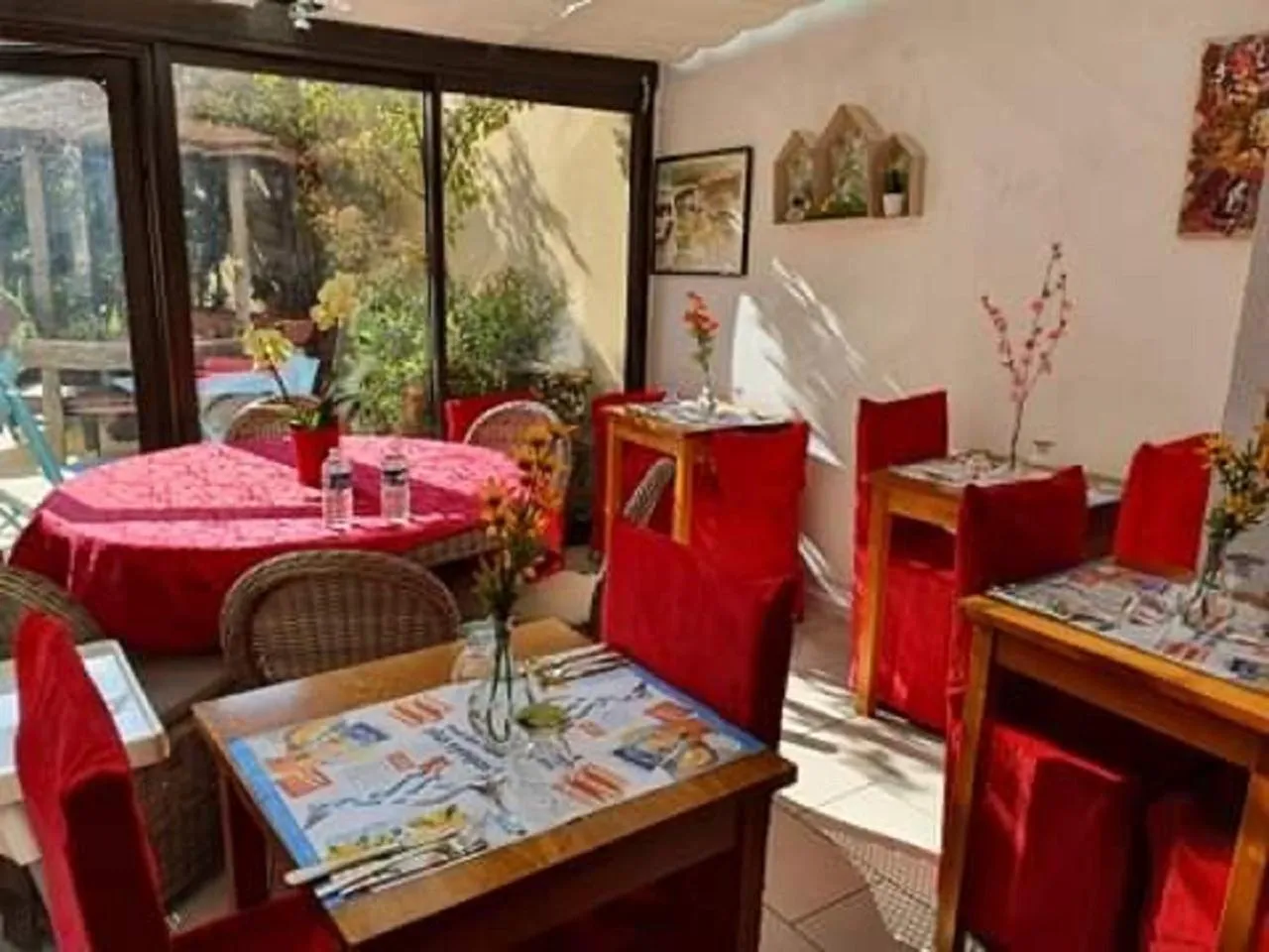 Food and drinks in Hôtel du Fort