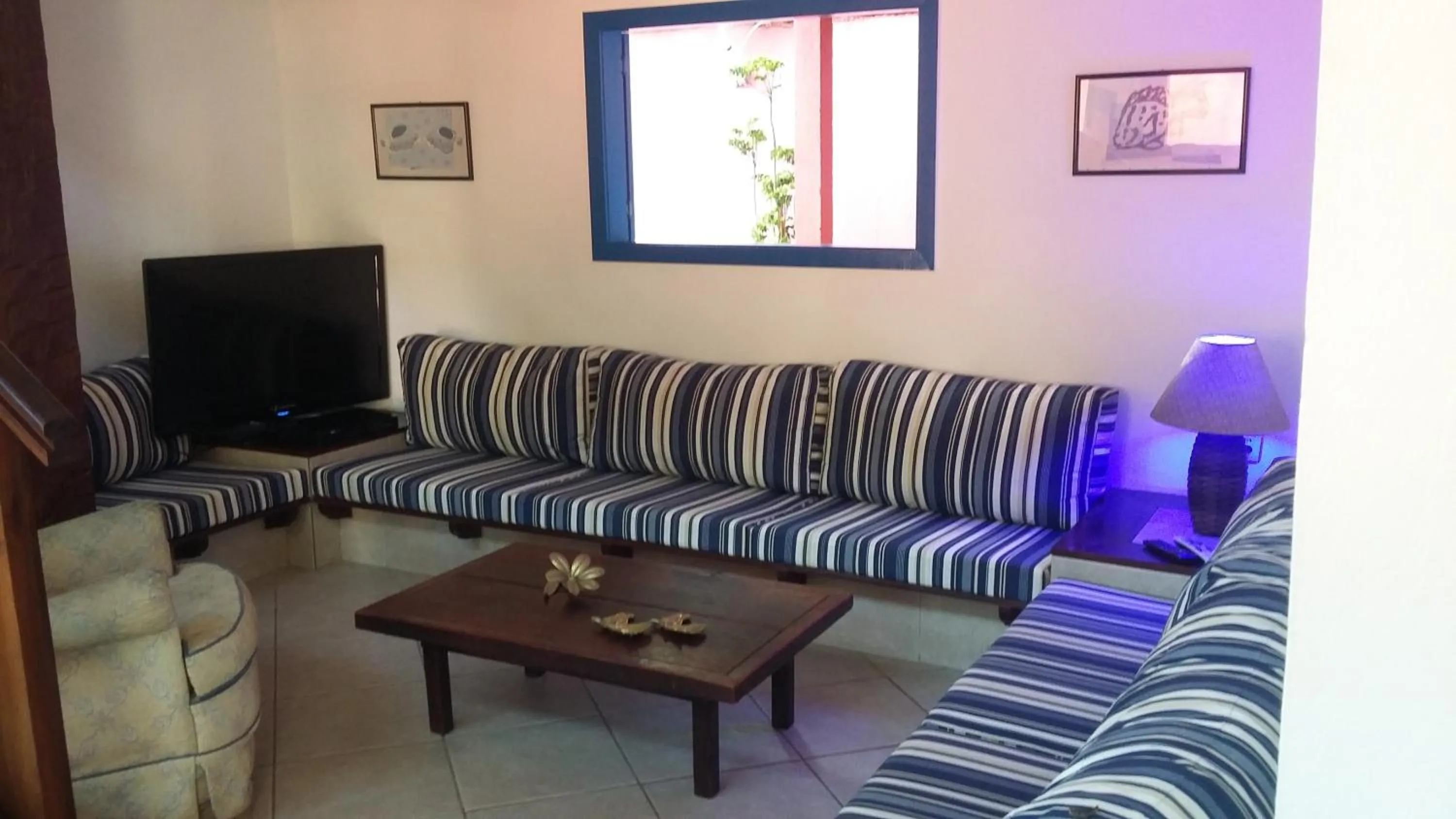 Communal lounge/ TV room in Linda Casa em Búzios