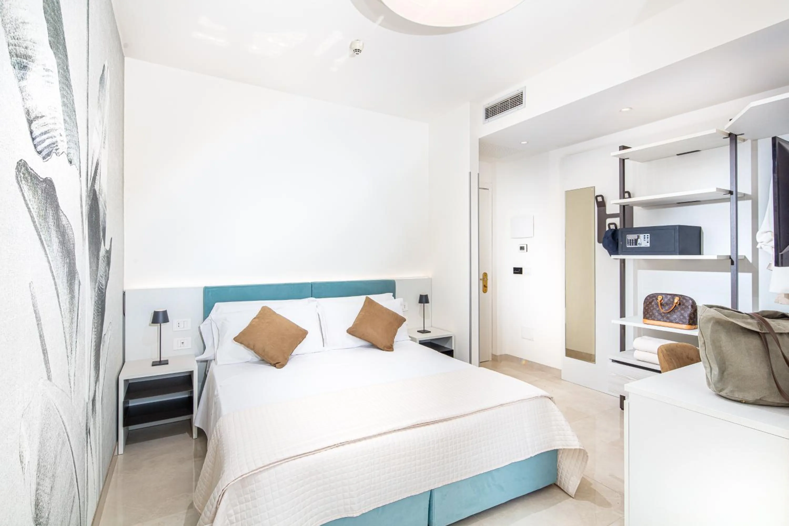 Property building, Bed in Hotel Jasminum